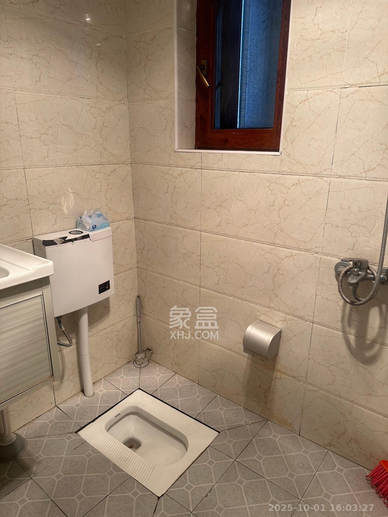 湘核新家园  3室2厅2卫    2300.0元/月室内图