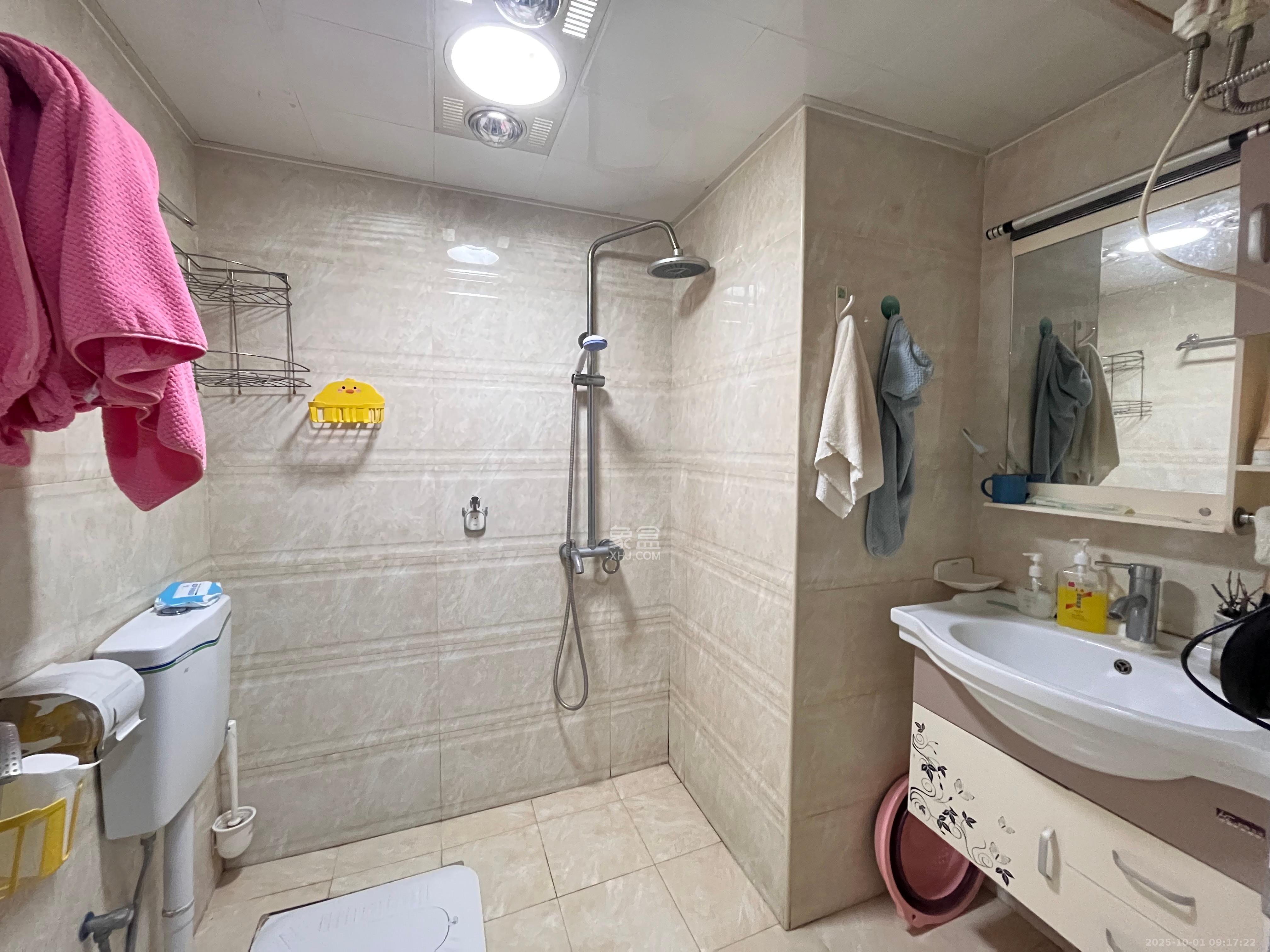 时代公馆 1室1厅1卫 1300.0元/月 时代公馆 1室1厅1卫 1300.0元/月室内图