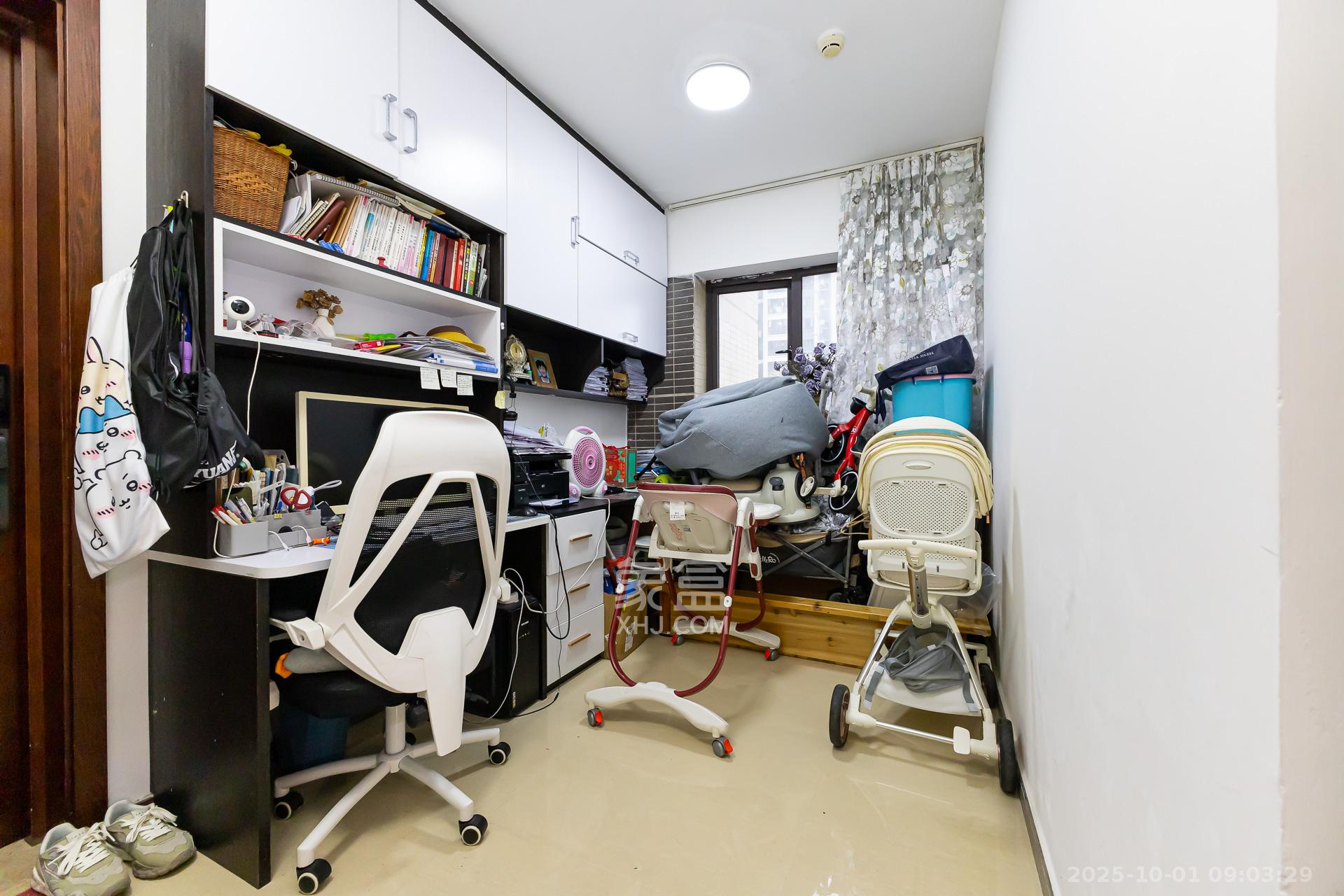 时代倾城二期  3室2厅2卫    85.0万卧室