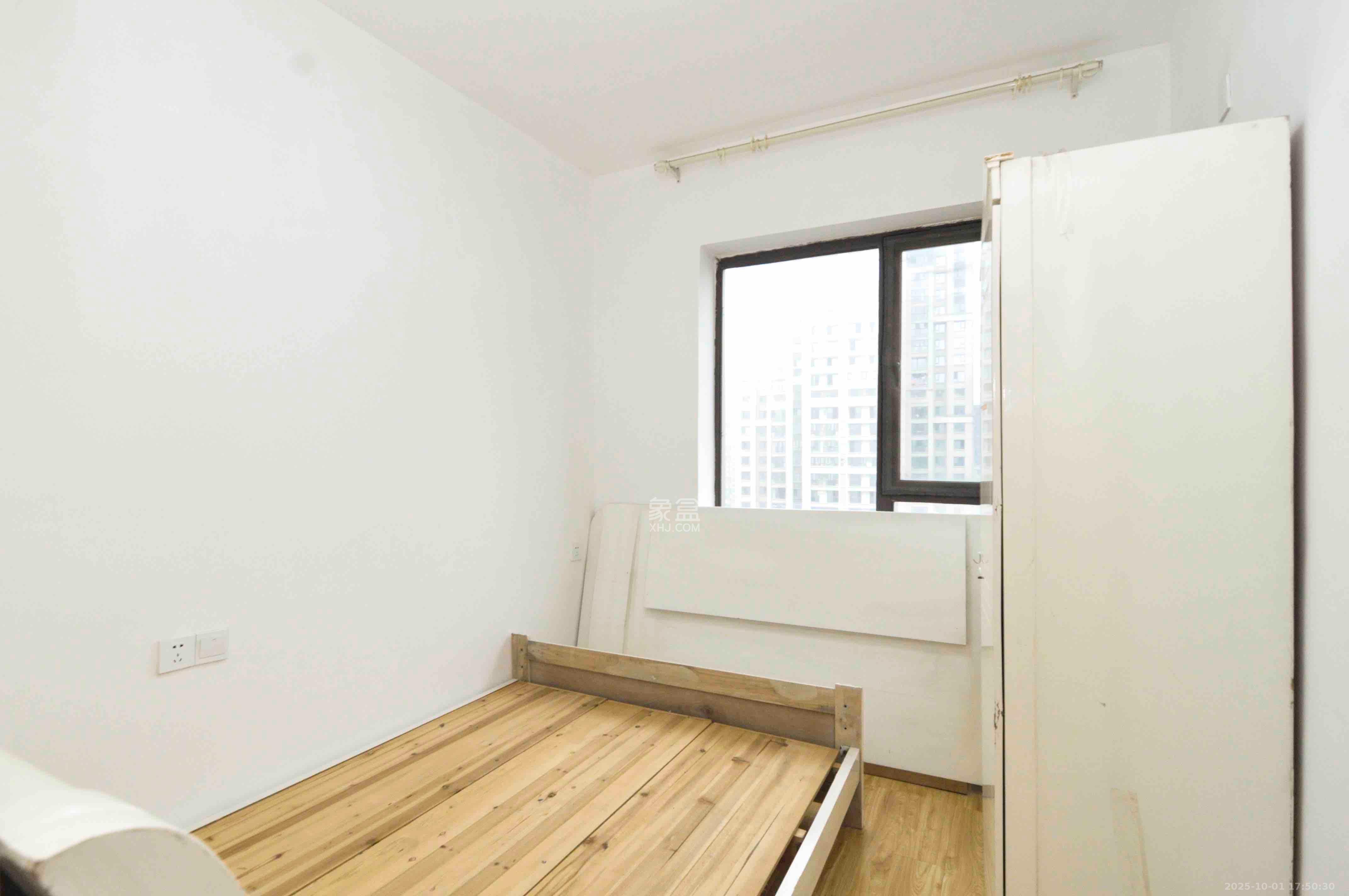 卓越浅水湾  1室1厅1卫    2600.0元/月 卓越浅水湾  1室1厅1卫    2600.0元/月室内图