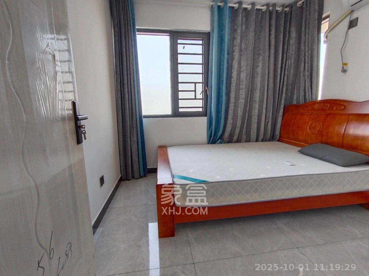 保利香槟国际  4室2厅2卫    2400.0元/月室内图