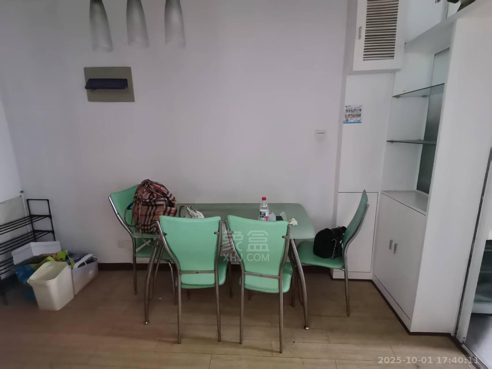 湘苑小区 3室2厅1卫 1600.0元/月 湘苑小区 3室2厅1卫 1600.0元/月室内图