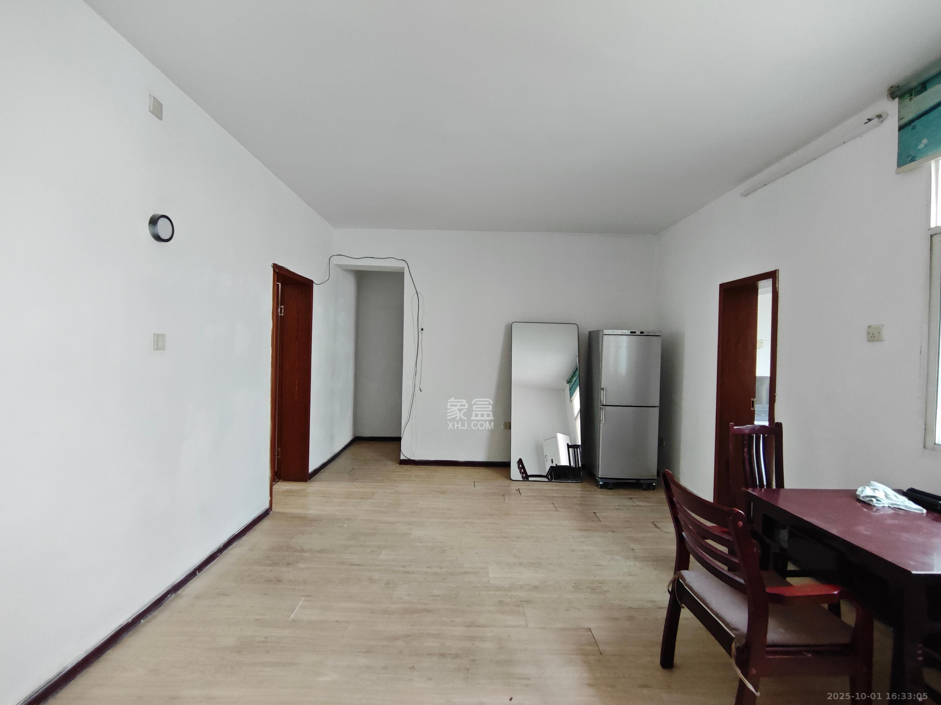 省农业银行雨花路大院 3室2厅1卫 1900.0元/月 省农业银行雨花路大院 3室2厅1卫 1900.0元/月室内图