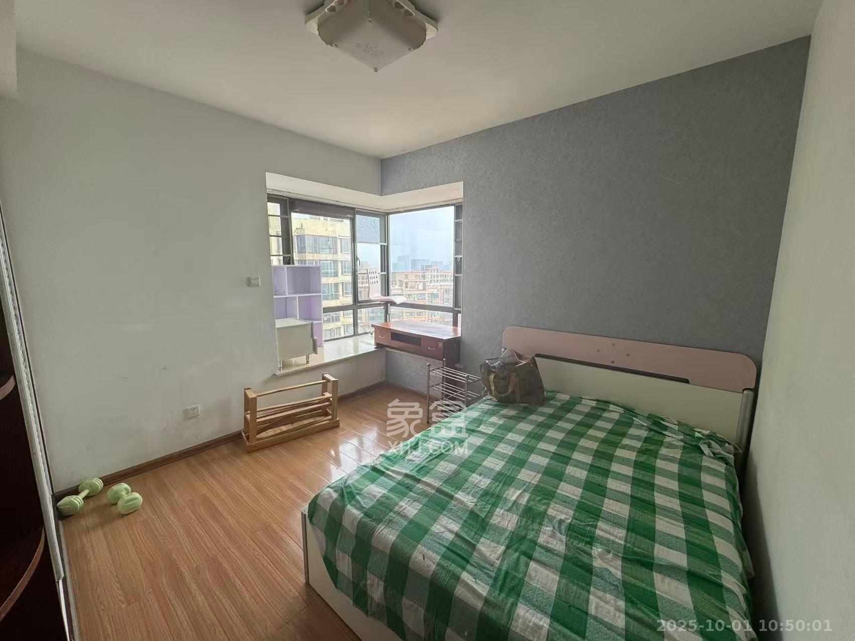 上东辛顿公寓 4室2厅2卫 3000.0元/月 上东辛顿公寓 4室2厅2卫 3000.0元/月室内图