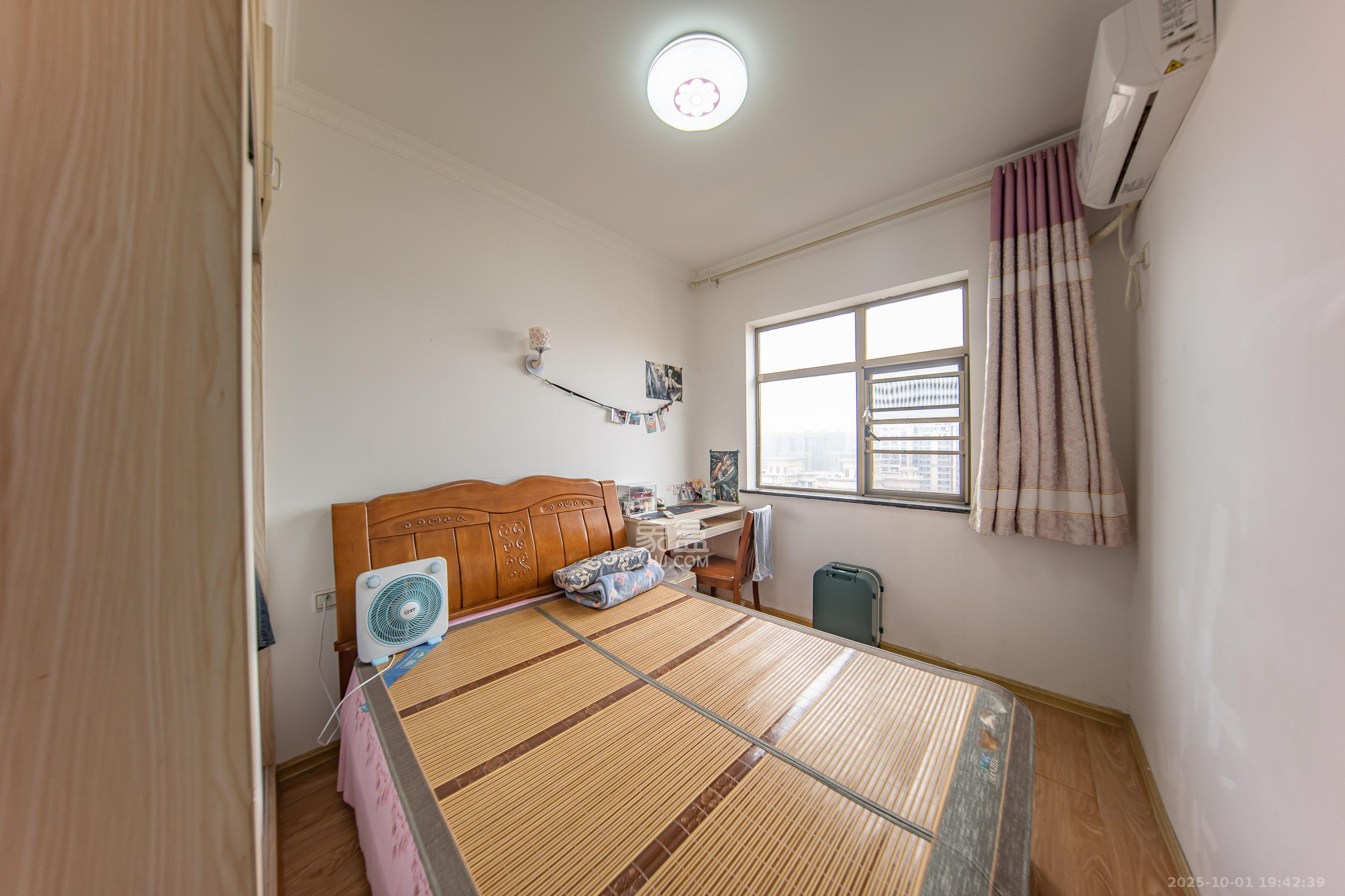 江山帝景雅典 3室2厅2卫 108.0万 江山帝景雅典 3室2厅2卫 108.0万卧室