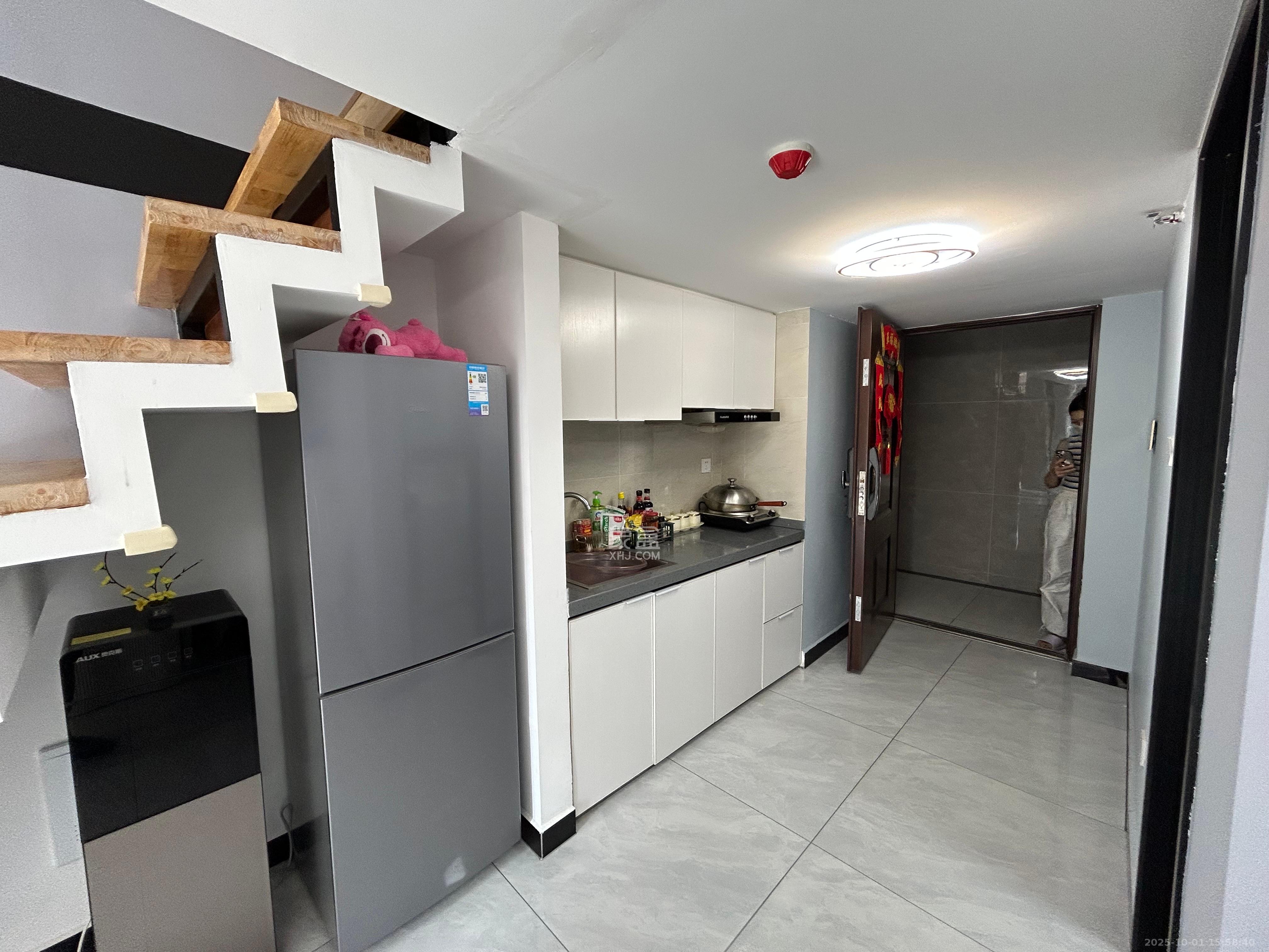 南益名士豪庭 2室1厅1卫 2200.0元/月 南益名士豪庭 2室1厅1卫 2200.0元/月室内图