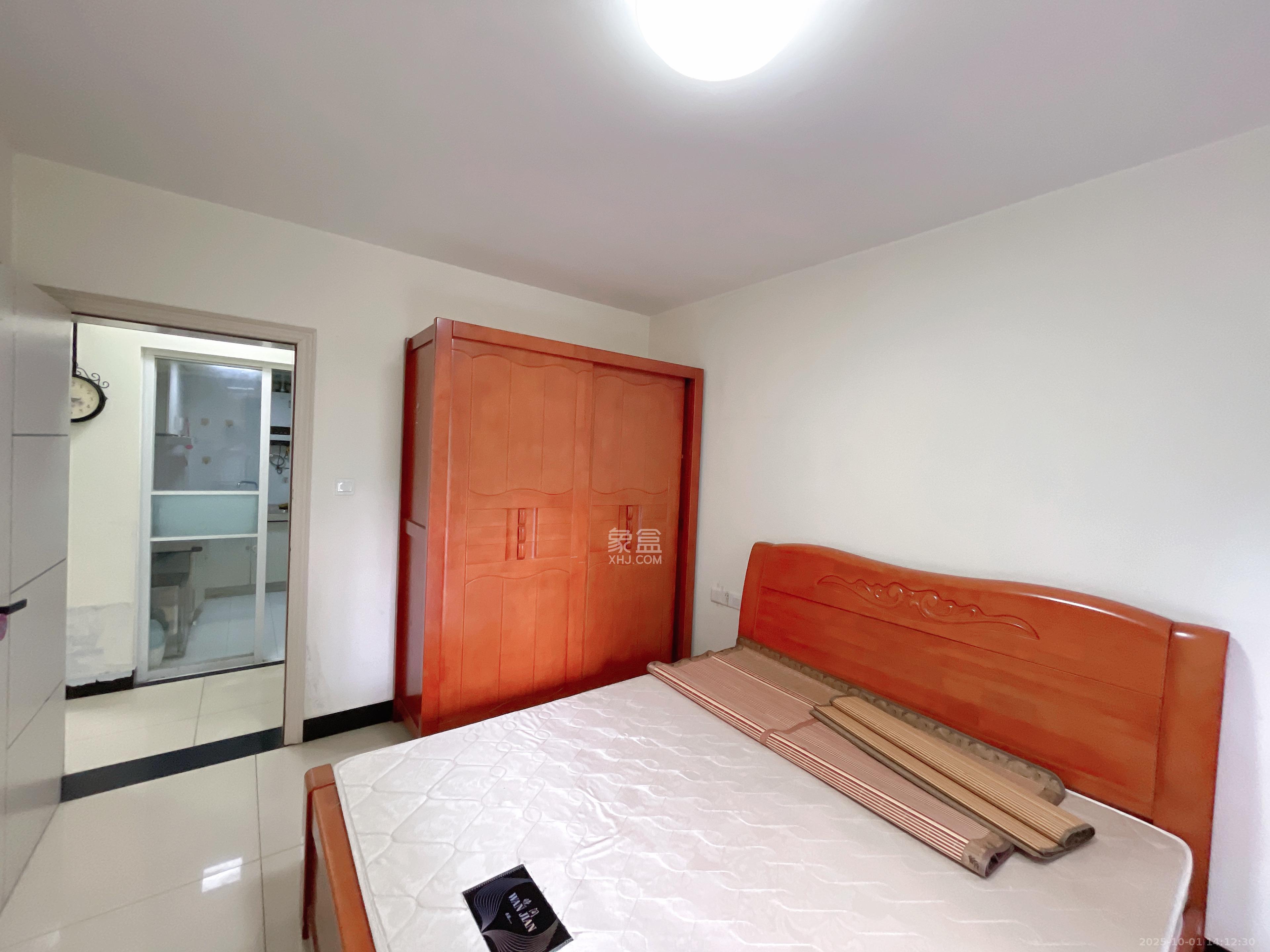 绿地中央广场 2室1厅1卫 2300.0元/月 绿地中央广场 2室1厅1卫 2300.0元/月室内图