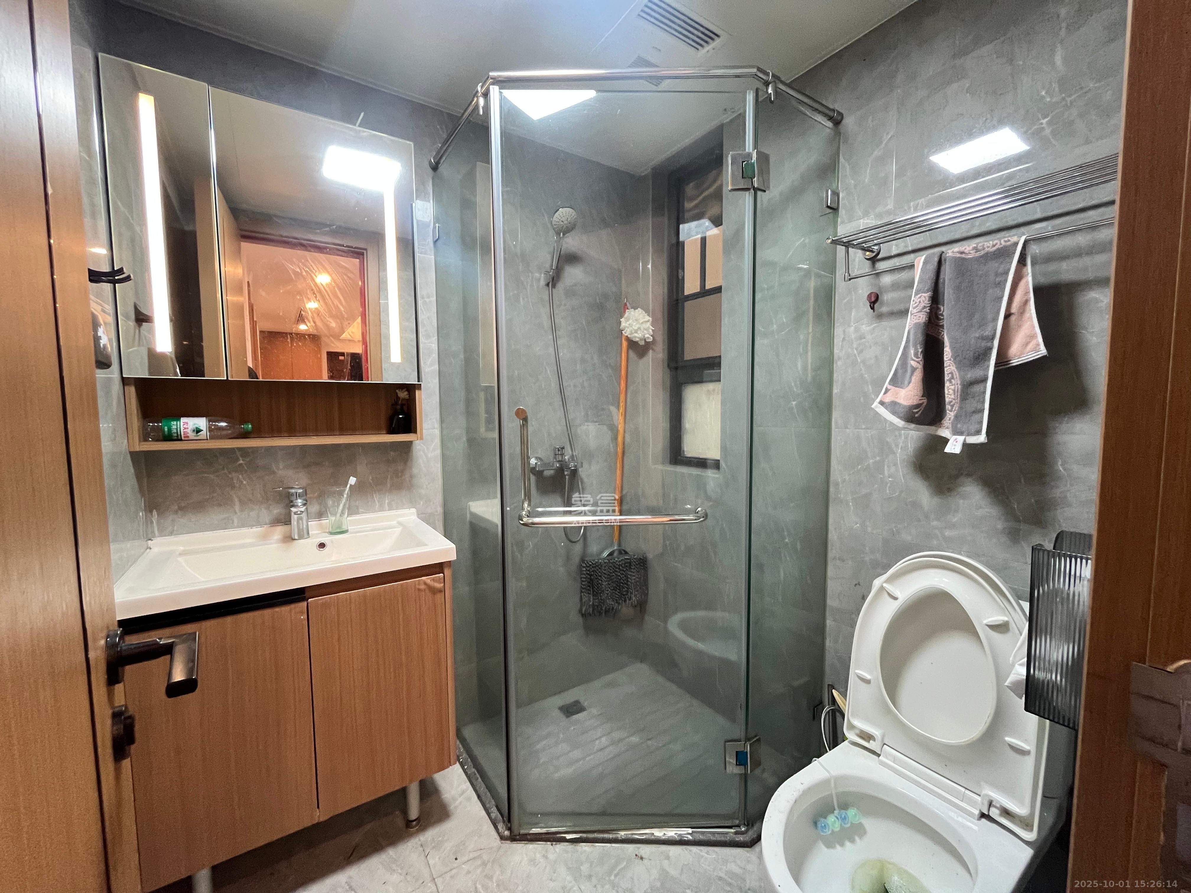 卓越江岸  4室2厅1卫    4500.0元/月室内图