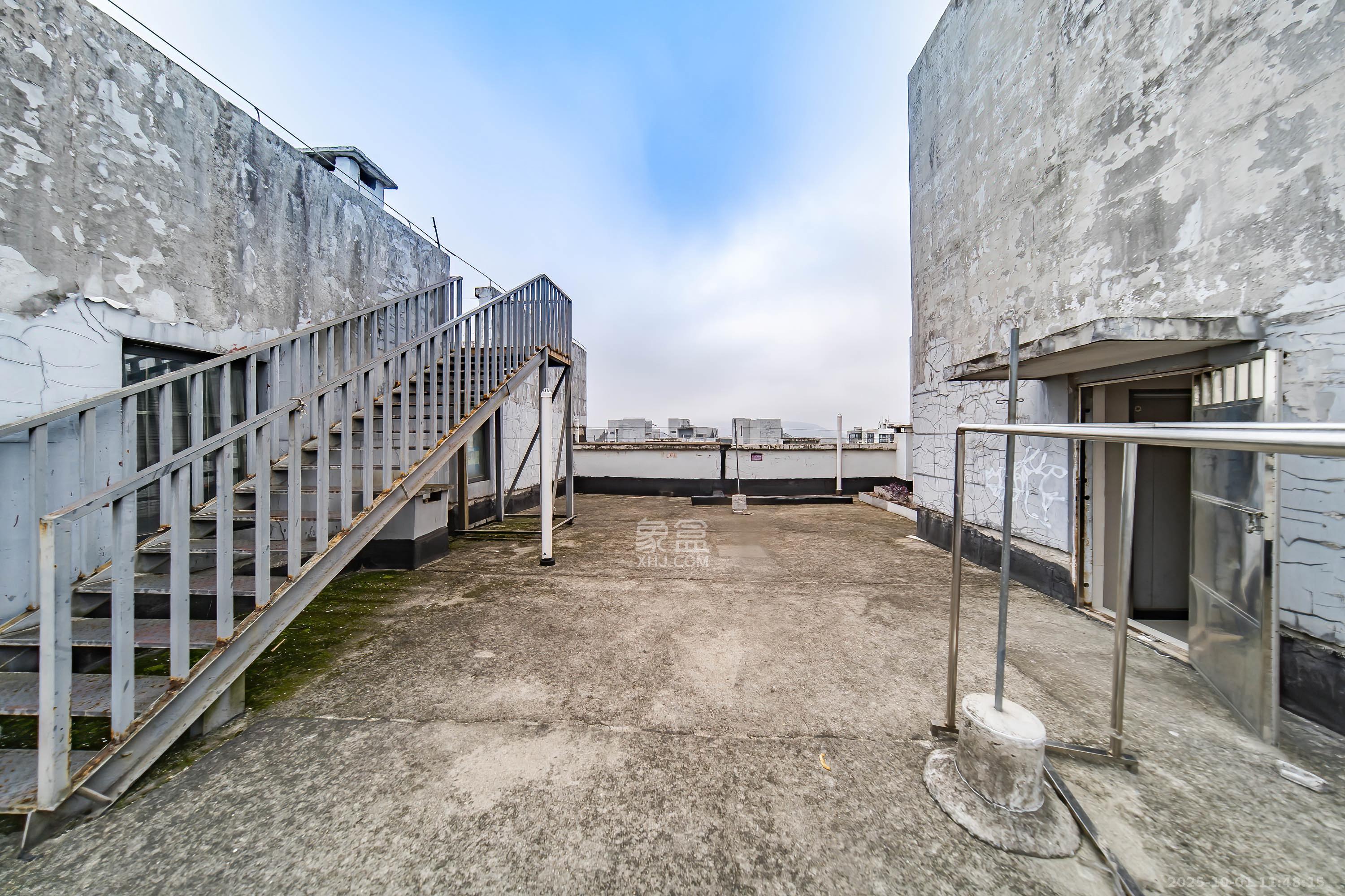 阳光100三期 4室2厅2卫 3600.0元/月 阳光100三期 4室2厅2卫 3600.0元/月室内图