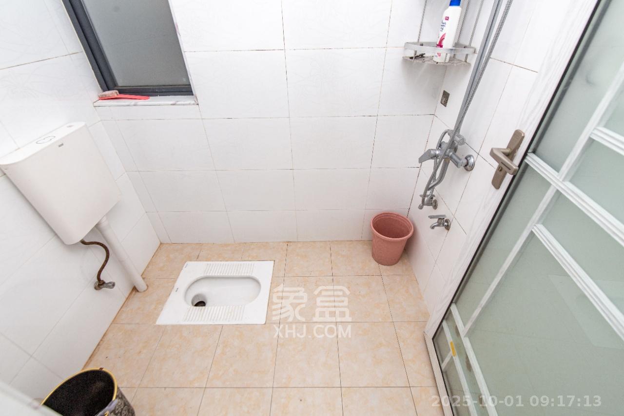 叠彩兰亭  3室2厅1卫   2300.00元/月室内图