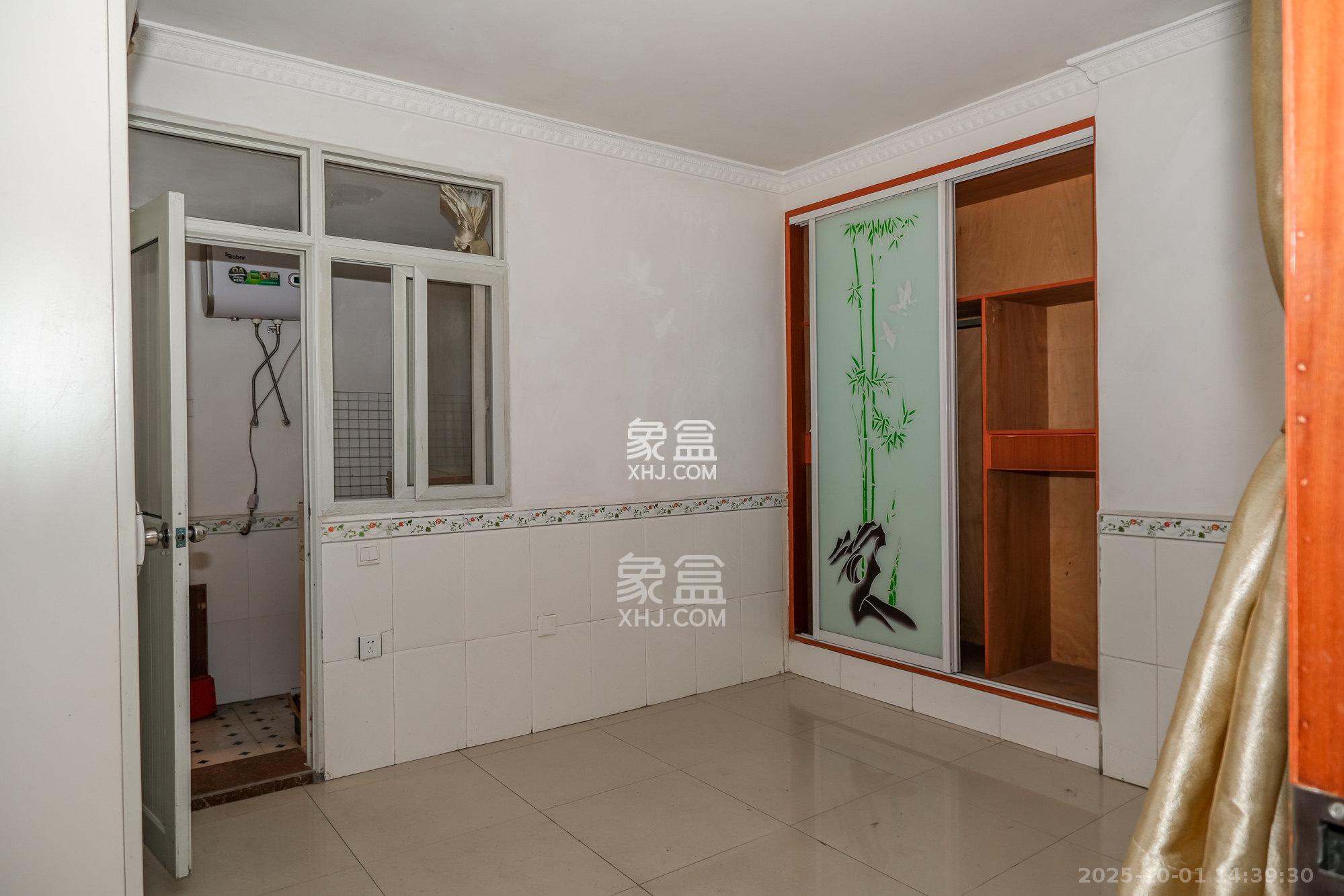 三一街区 5室2厅2卫 2200.0元/月 三一街区 5室2厅2卫 2200.0元/月室内图