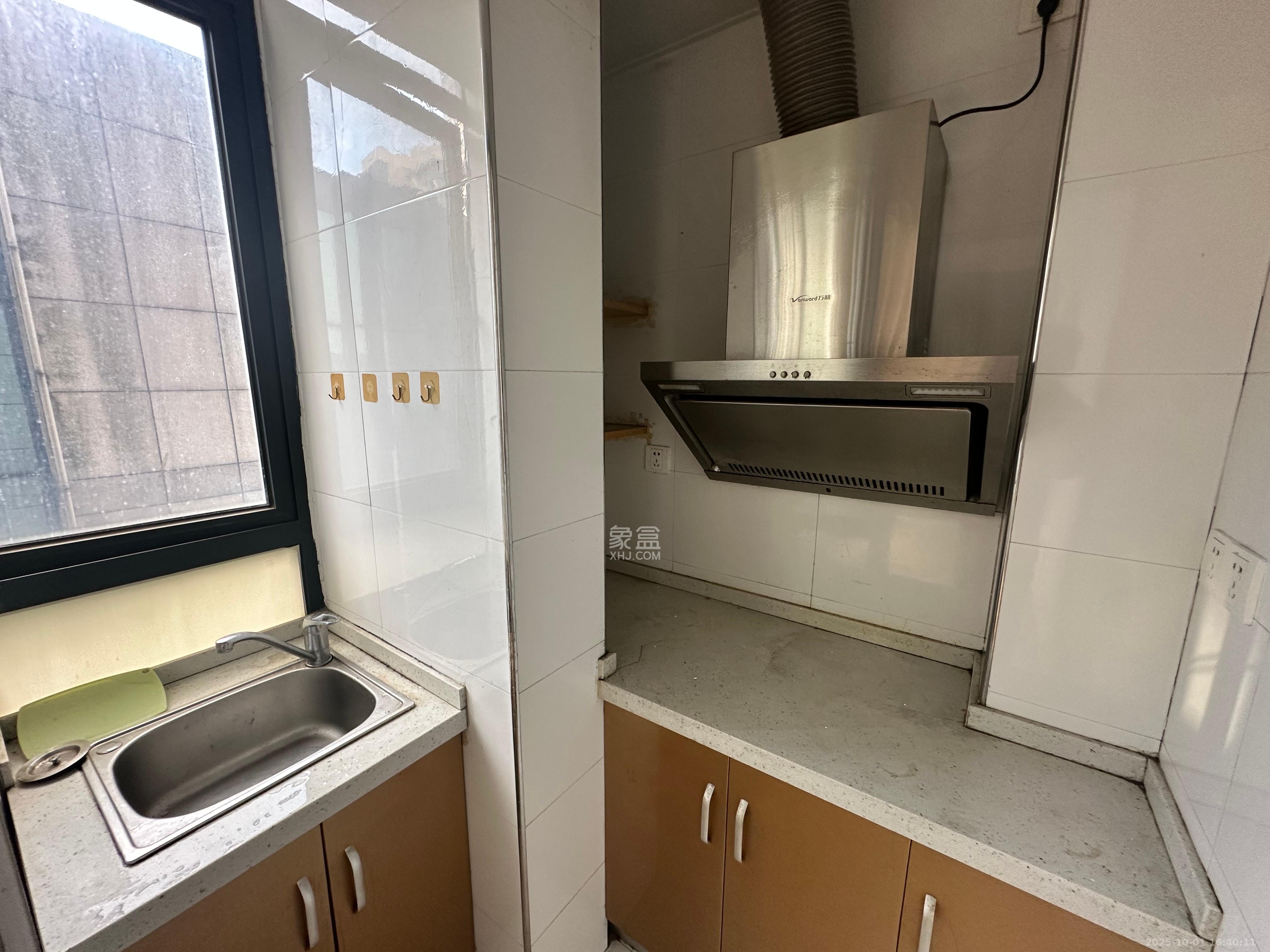 长房时代城 1室1厅1卫 1400.0元/月 长房时代城 1室1厅1卫 1400.0元/月室内图