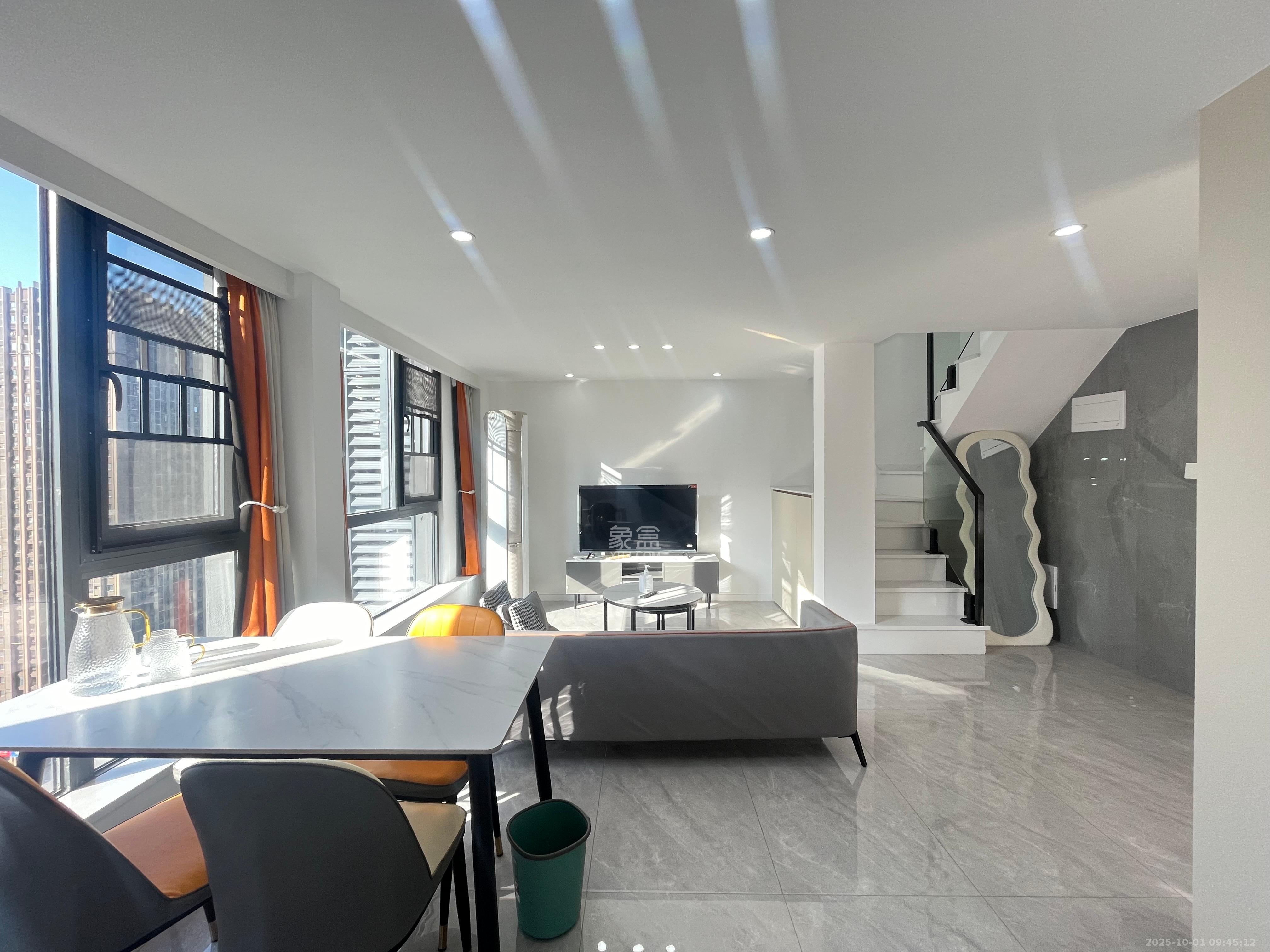 卓越中寰 2室2厅2卫 3600.0元/月 卓越中寰 2室2厅2卫 3600.0元/月室内图