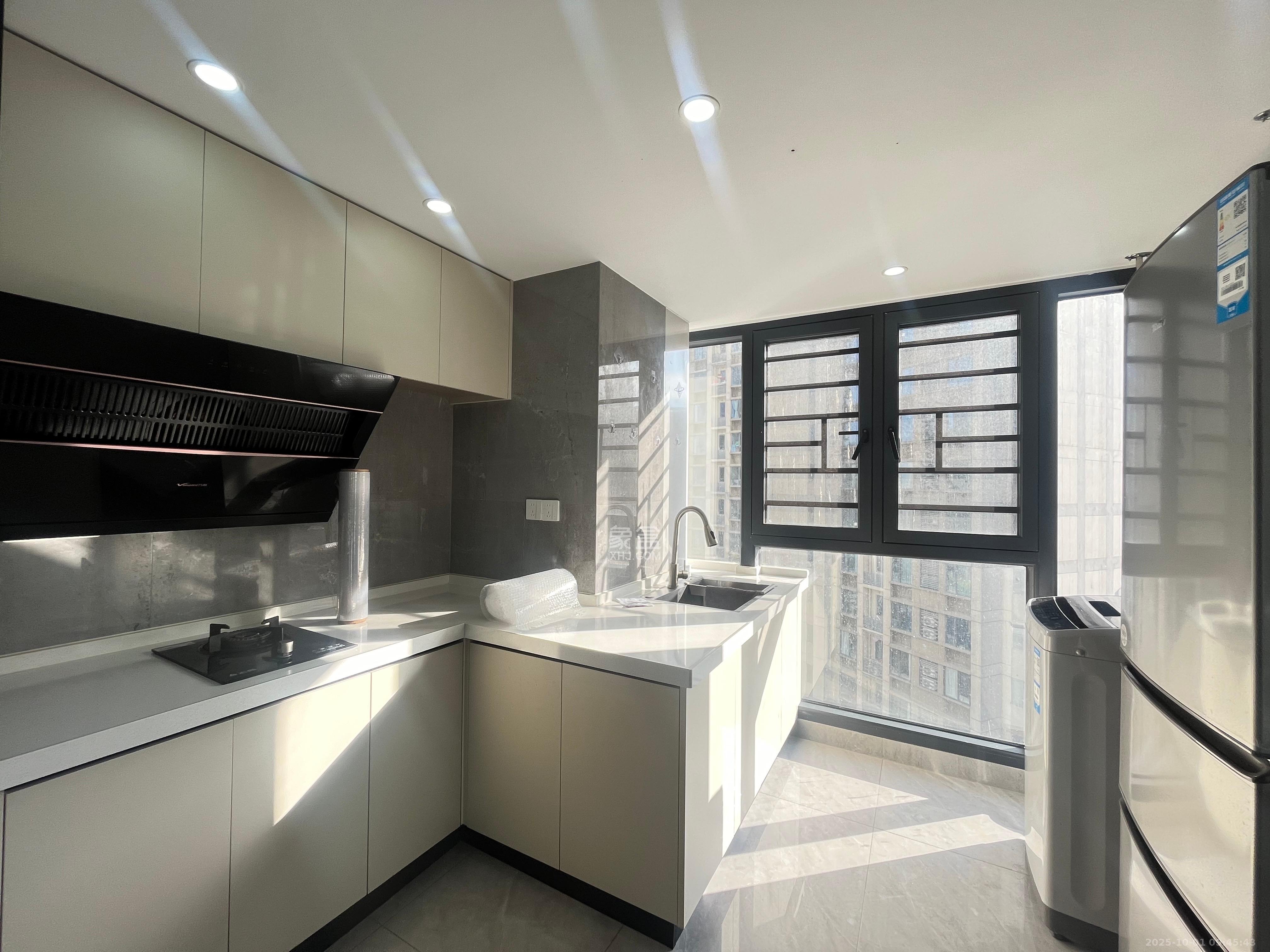 卓越中寰 2室2厅2卫 3600.0元/月 卓越中寰 2室2厅2卫 3600.0元/月室内图