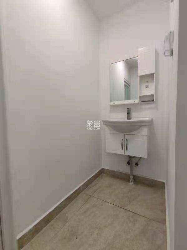 滨海新天地 3室2厅1卫 2500.0元/月 滨海新天地 3室2厅1卫 2500.0元/月室内图