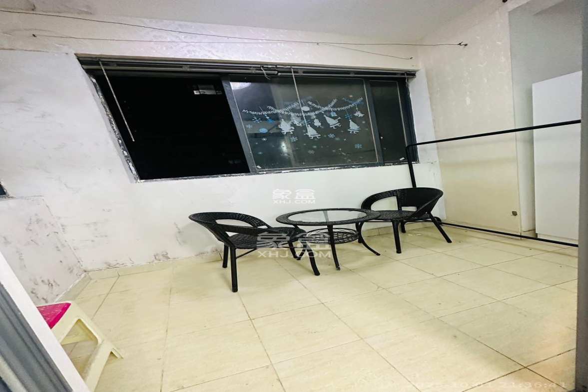 人瑞潇湘国际  1室0厅1卫    1800.0元/月 人瑞潇湘国际  1室0厅1卫    1800.0元/月室内图