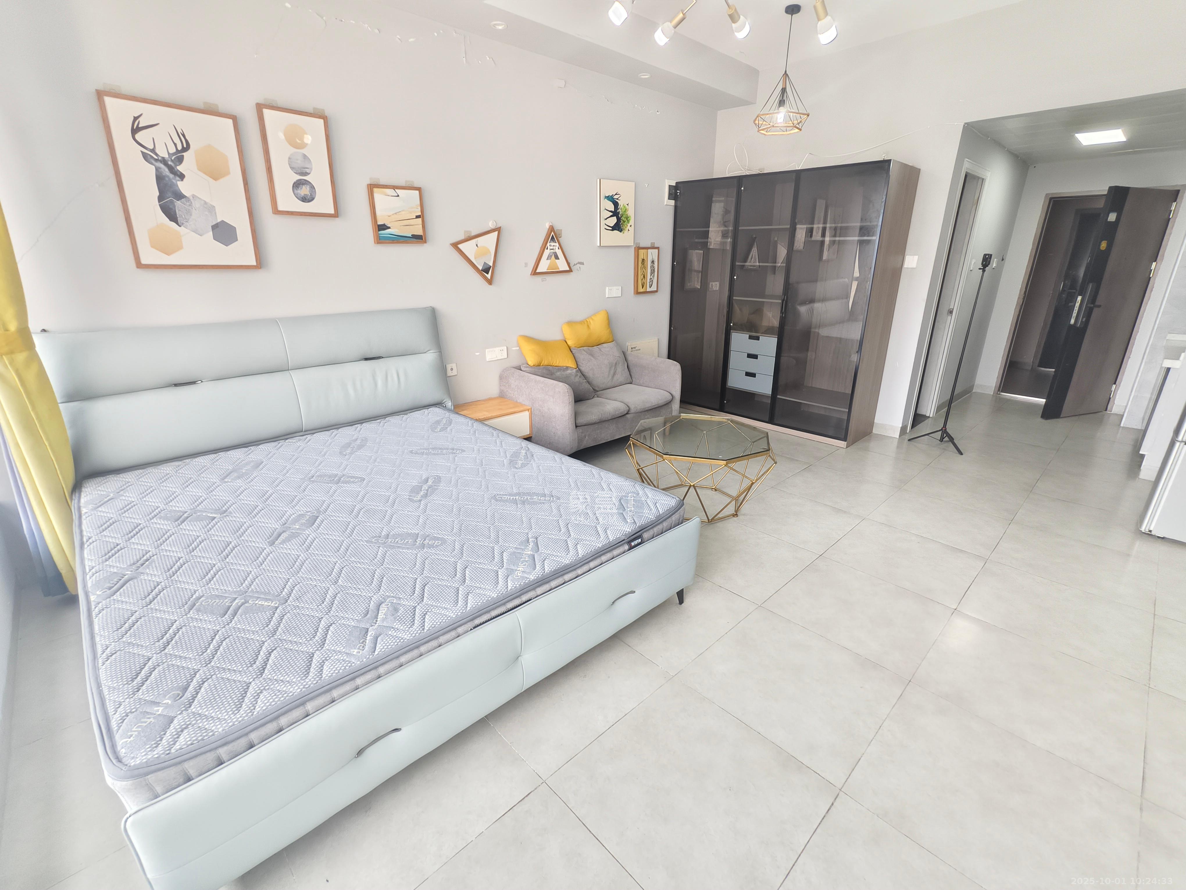 新世界广场 1室1厅1卫 1500.0元/月 新世界广场 1室1厅1卫 1500.0元/月室内图