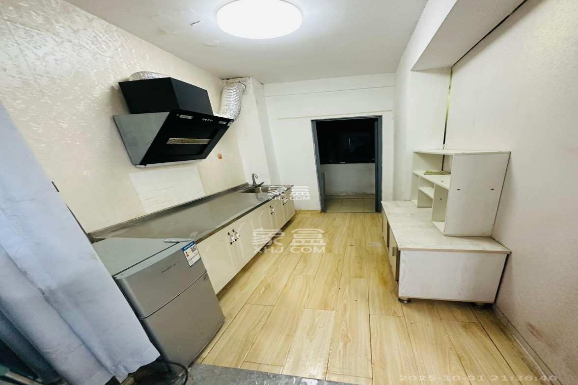 人瑞潇湘国际  1室0厅1卫    1800.0元/月 人瑞潇湘国际  1室0厅1卫    1800.0元/月室内图