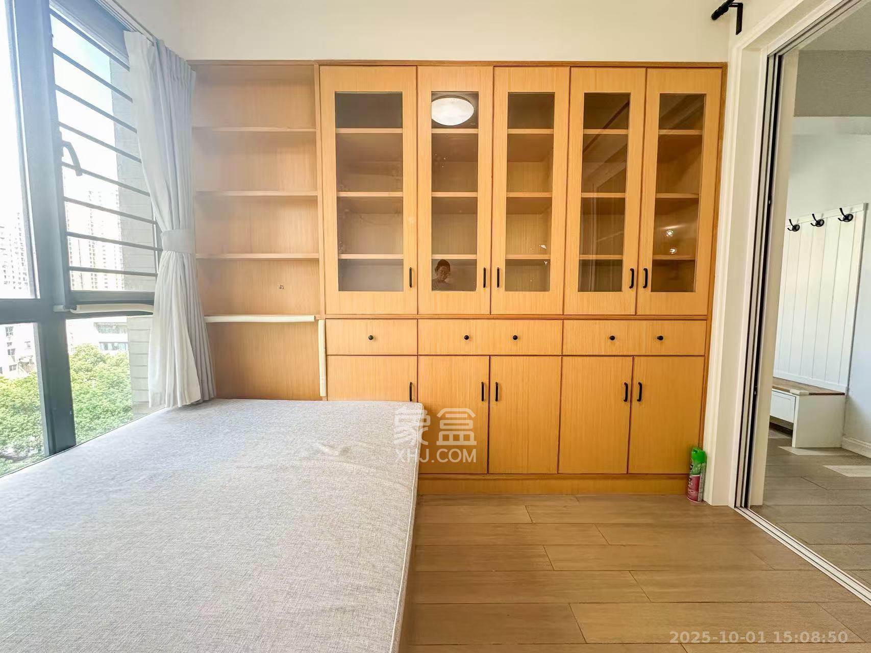 鑫远御文台一期 4室2厅2卫 3200.0元/月 鑫远御文台一期 4室2厅2卫 3200.0元/月室内图