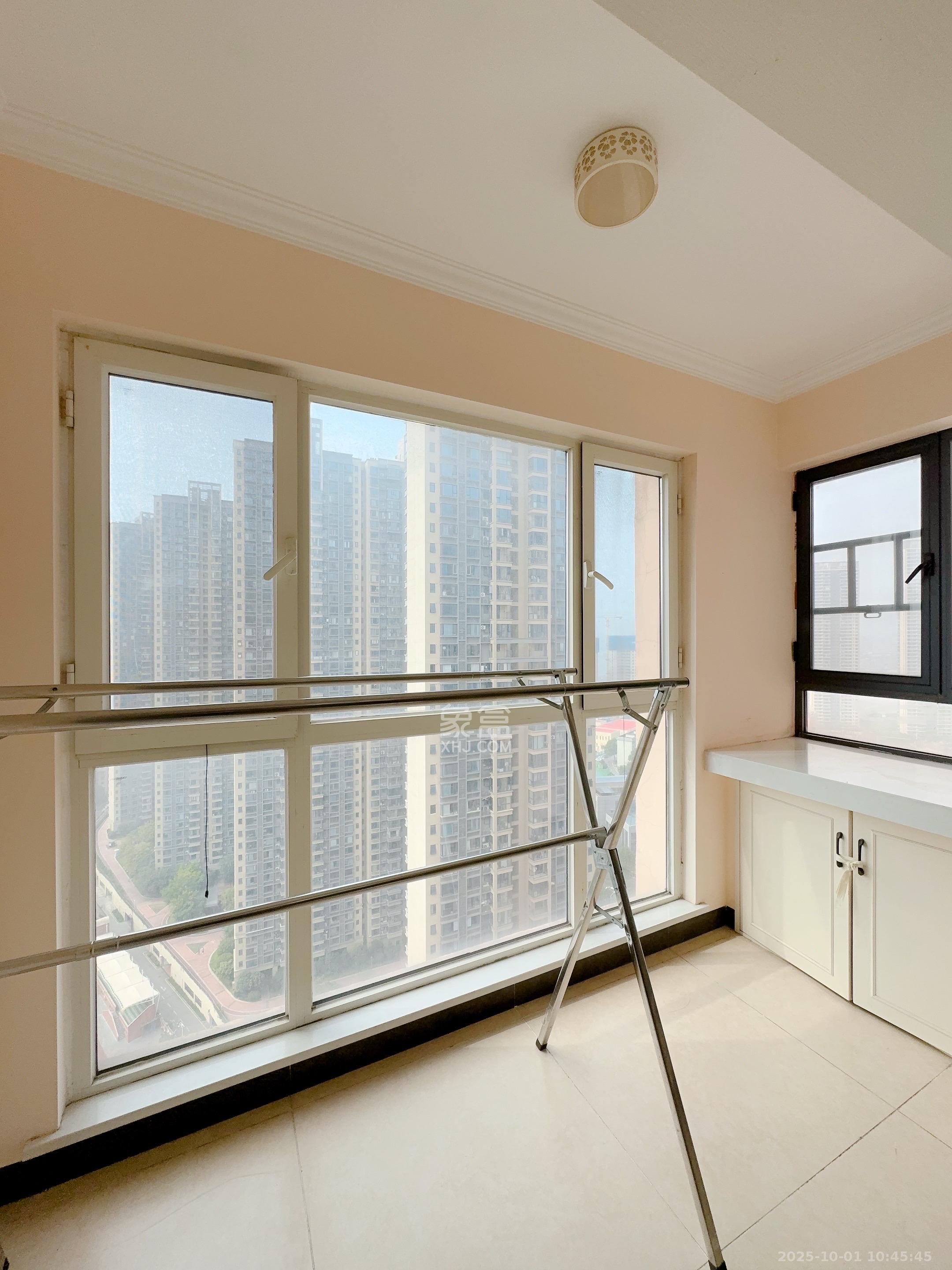 北辰三角洲E6区 3室2厅2卫 3500.0元/月 北辰三角洲E6区 3室2厅2卫 3500.0元/月室内图