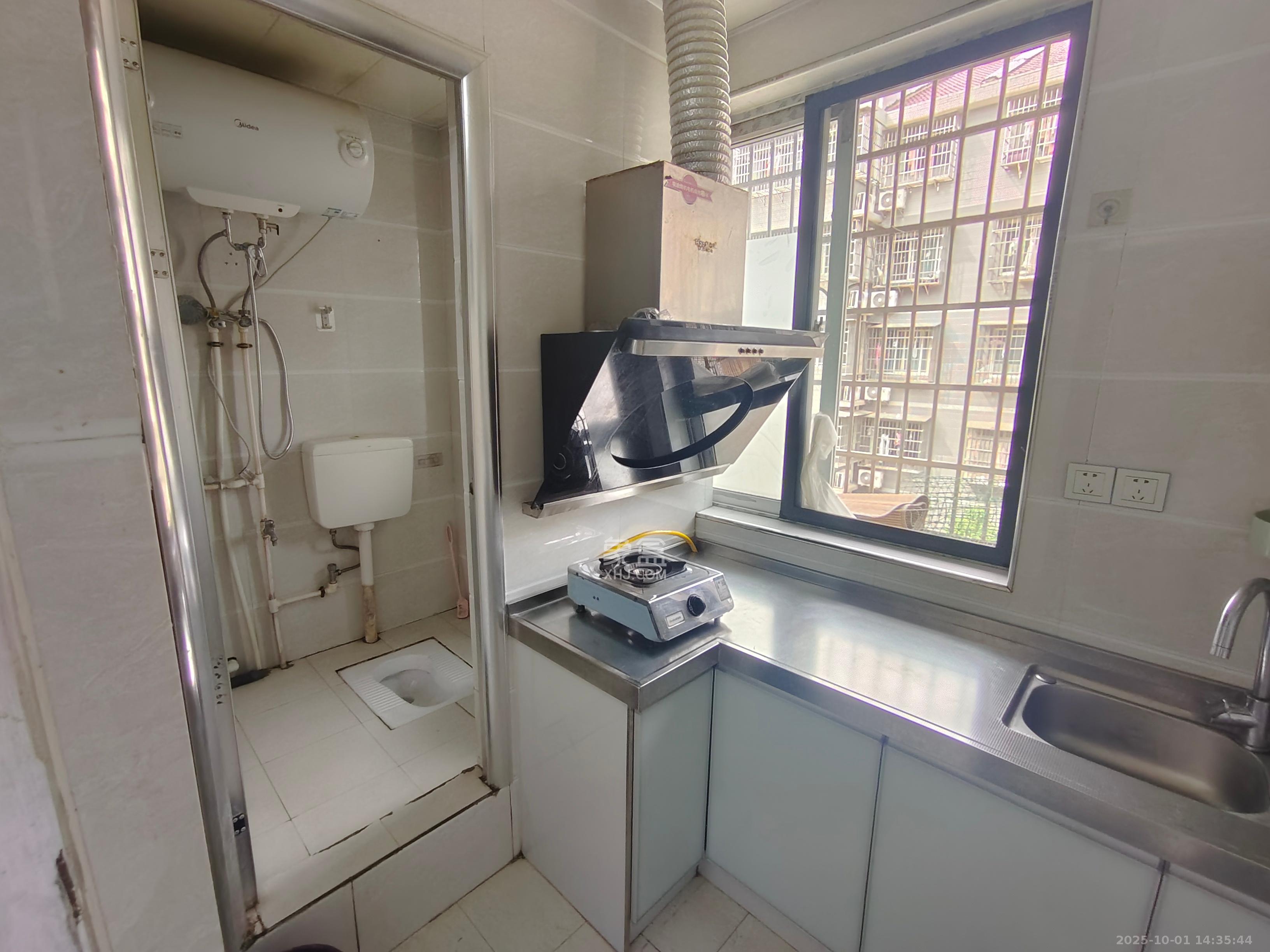 靳江小区 2室1厅1卫 1300.0元/月 靳江小区 2室1厅1卫 1300.0元/月室内图