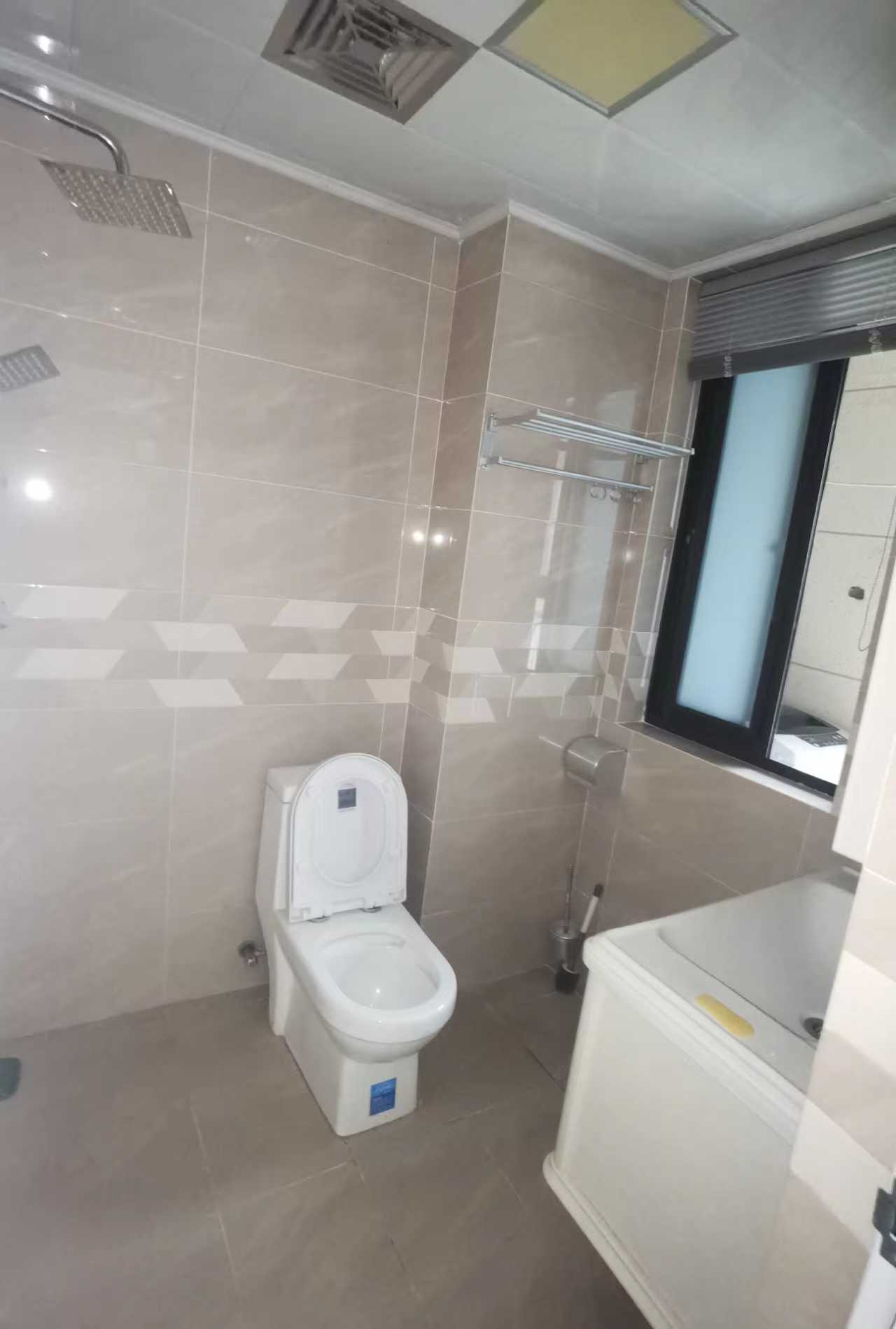 滨海新天地 2室2厅1卫 2300.0元/月 滨海新天地 2室2厅1卫 2300.0元/月室内图