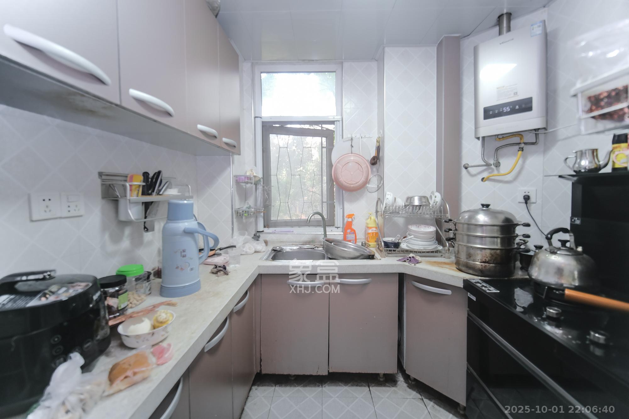 郡原居里 3室2厅2卫 75.0万 郡原居里 3室2厅2卫 75.0万厨房