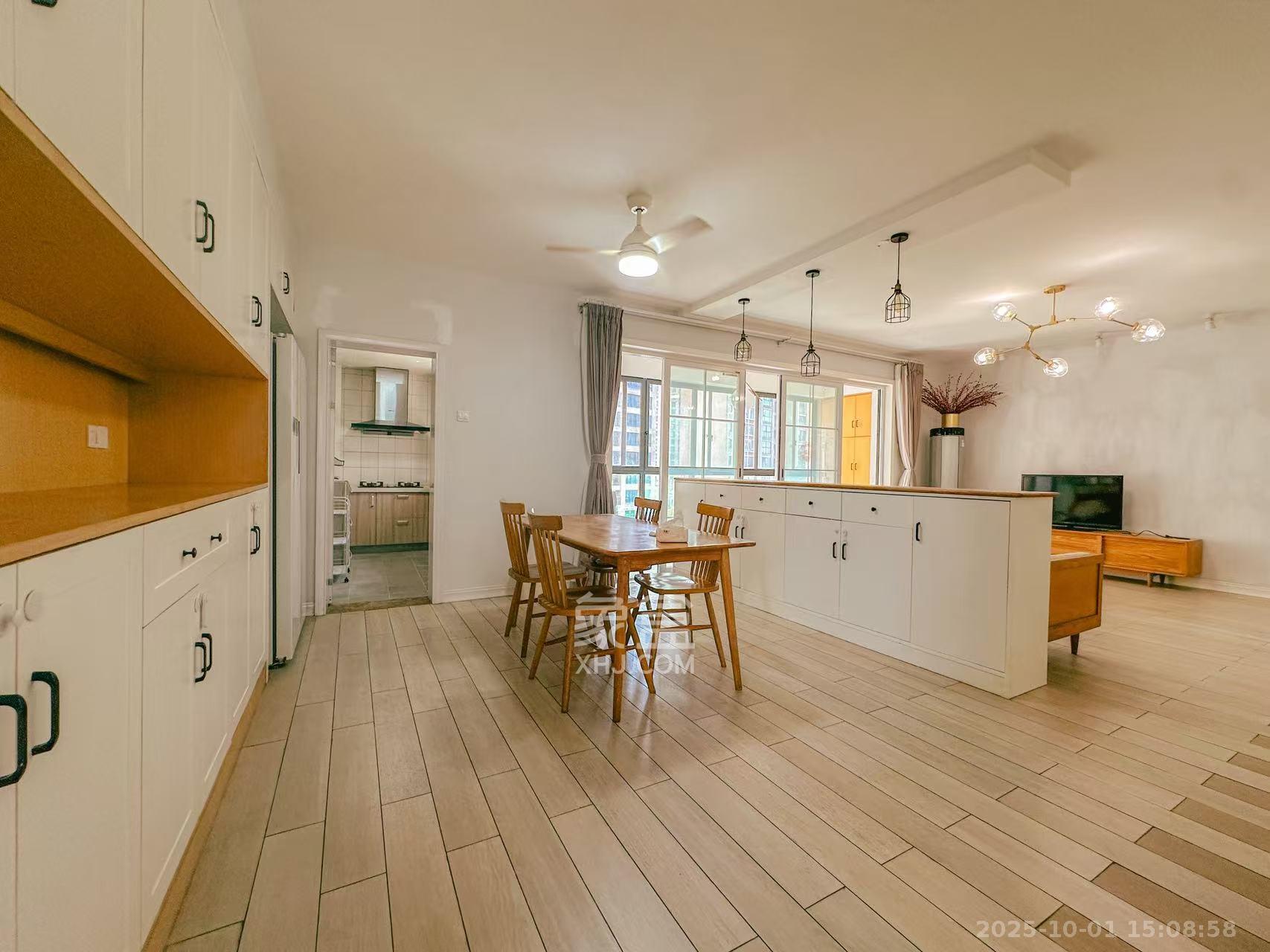 鑫远御文台一期 4室2厅2卫 3200.0元/月 鑫远御文台一期 4室2厅2卫 3200.0元/月室内图