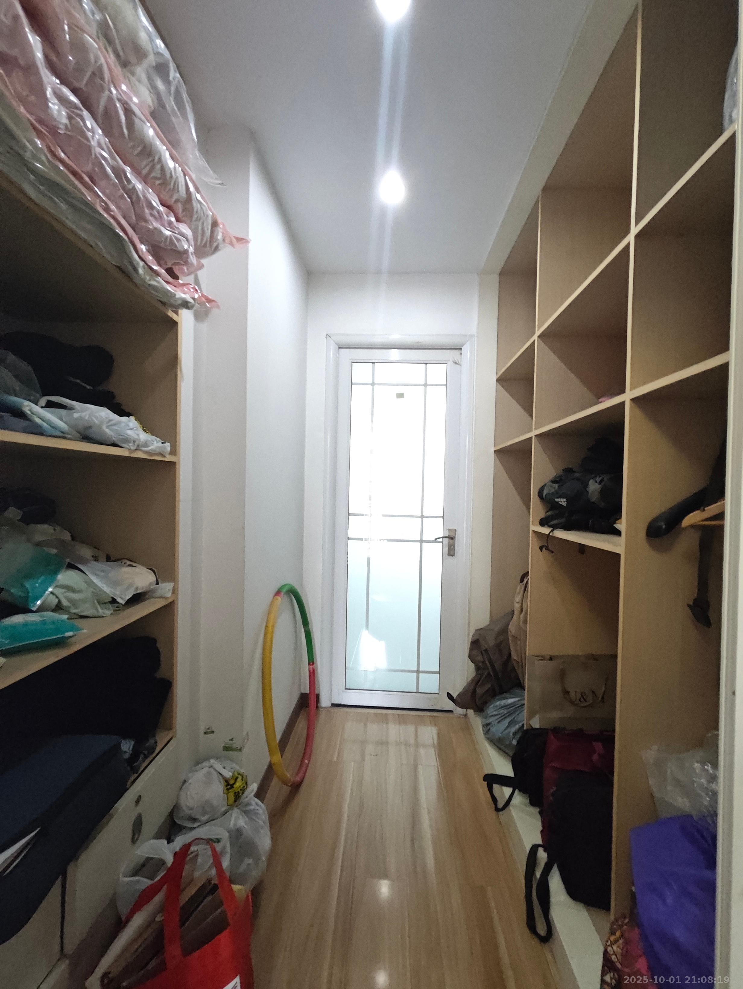 星城国际  3室2厅2卫   1800.00元/月室内图