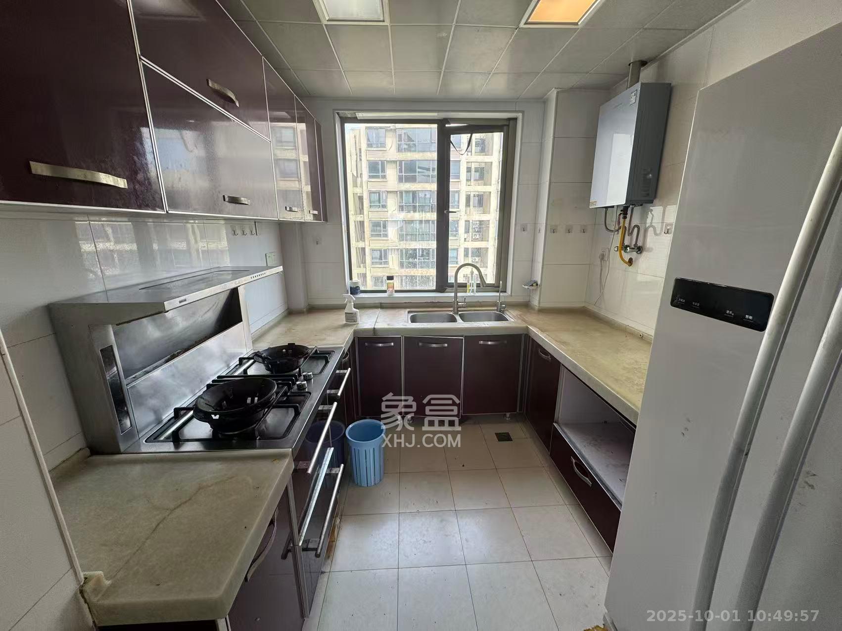 上东辛顿公寓 4室2厅2卫 3000.0元/月 上东辛顿公寓 4室2厅2卫 3000.0元/月室内图