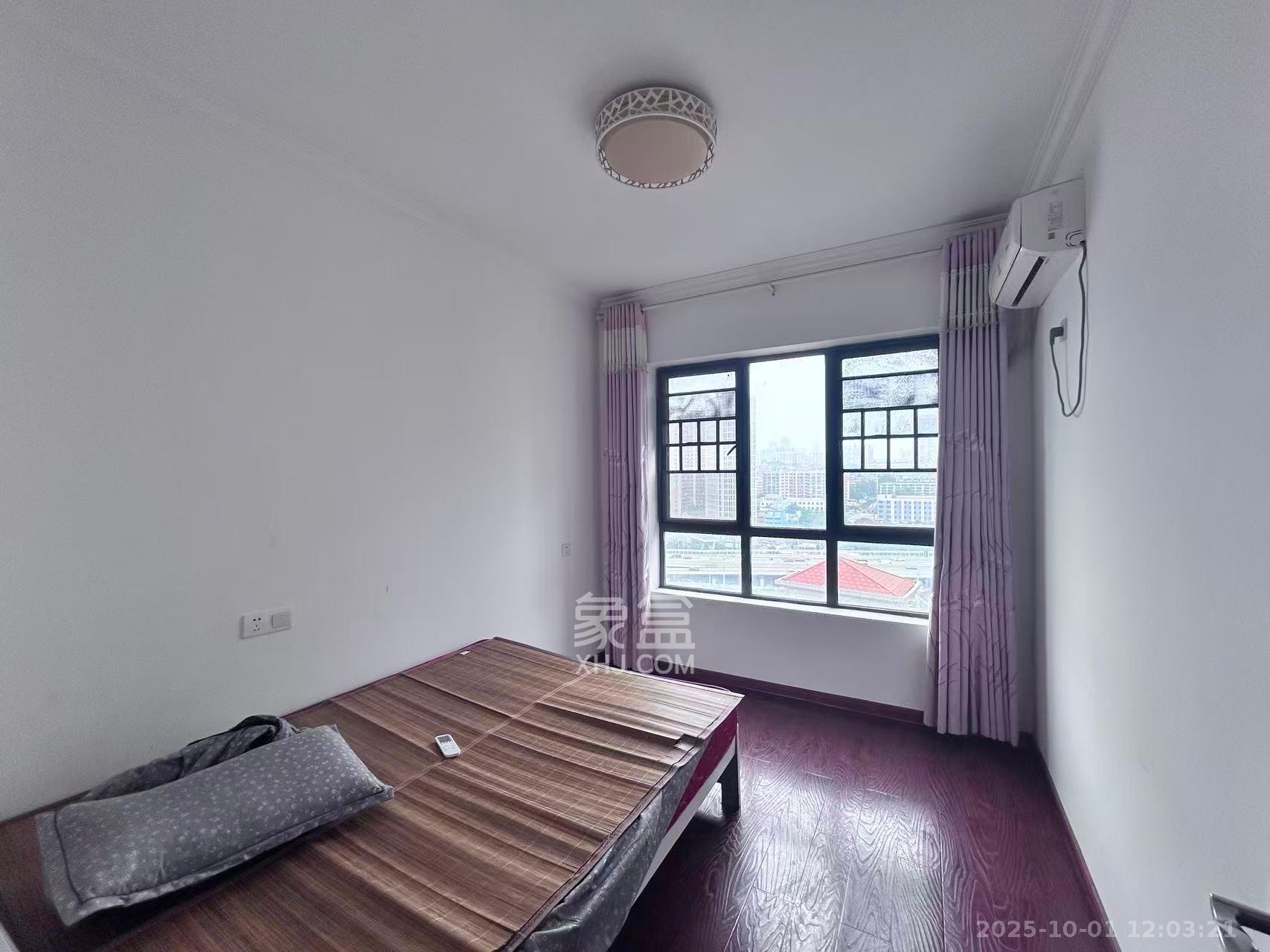 长盛岚庭 3室2厅2卫 2200.0元/月 长盛岚庭 3室2厅2卫 2200.0元/月室内图