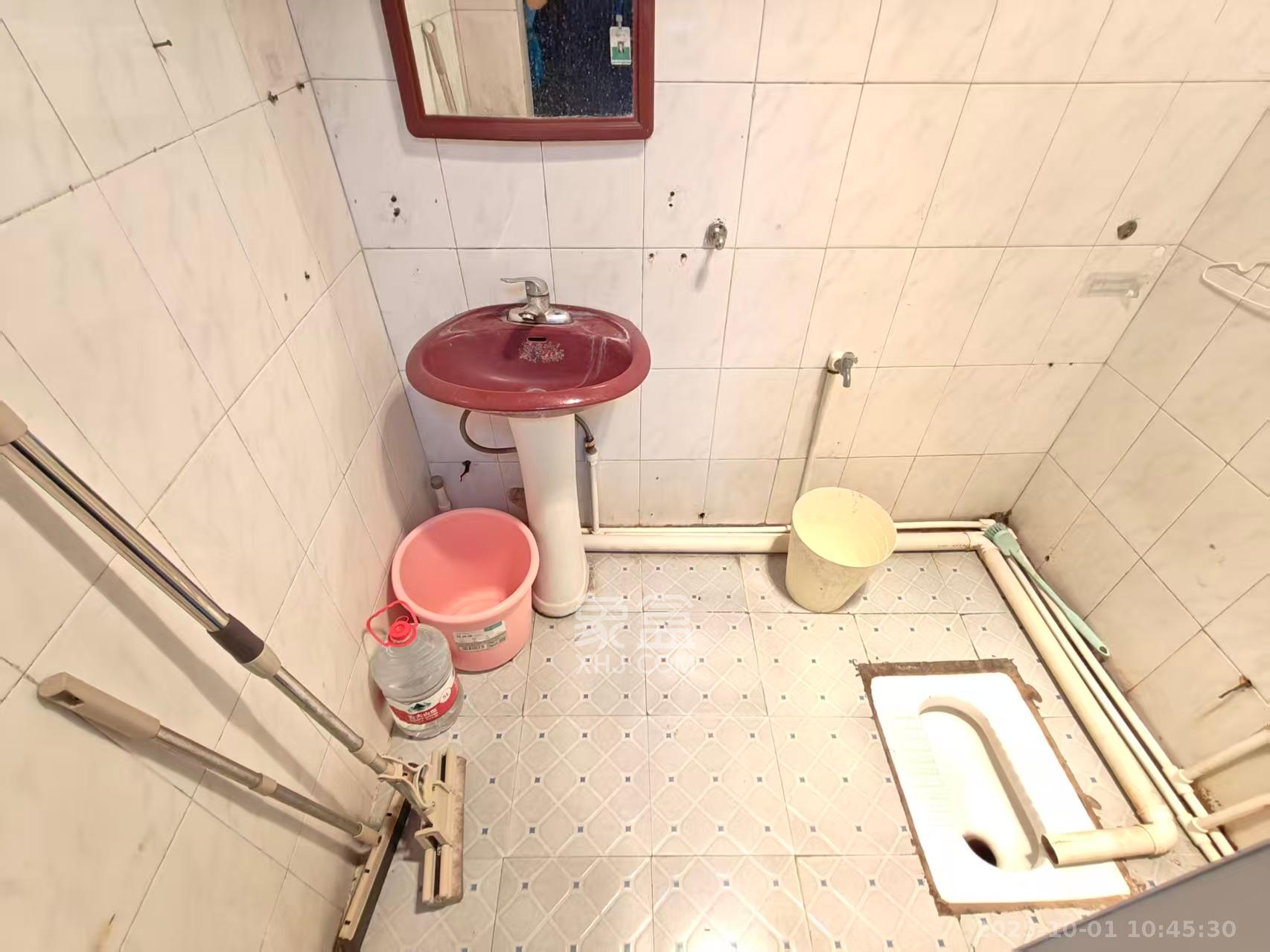 扫把塘集贸市场宿舍  2室1厅1卫    1300.0元/月室内图