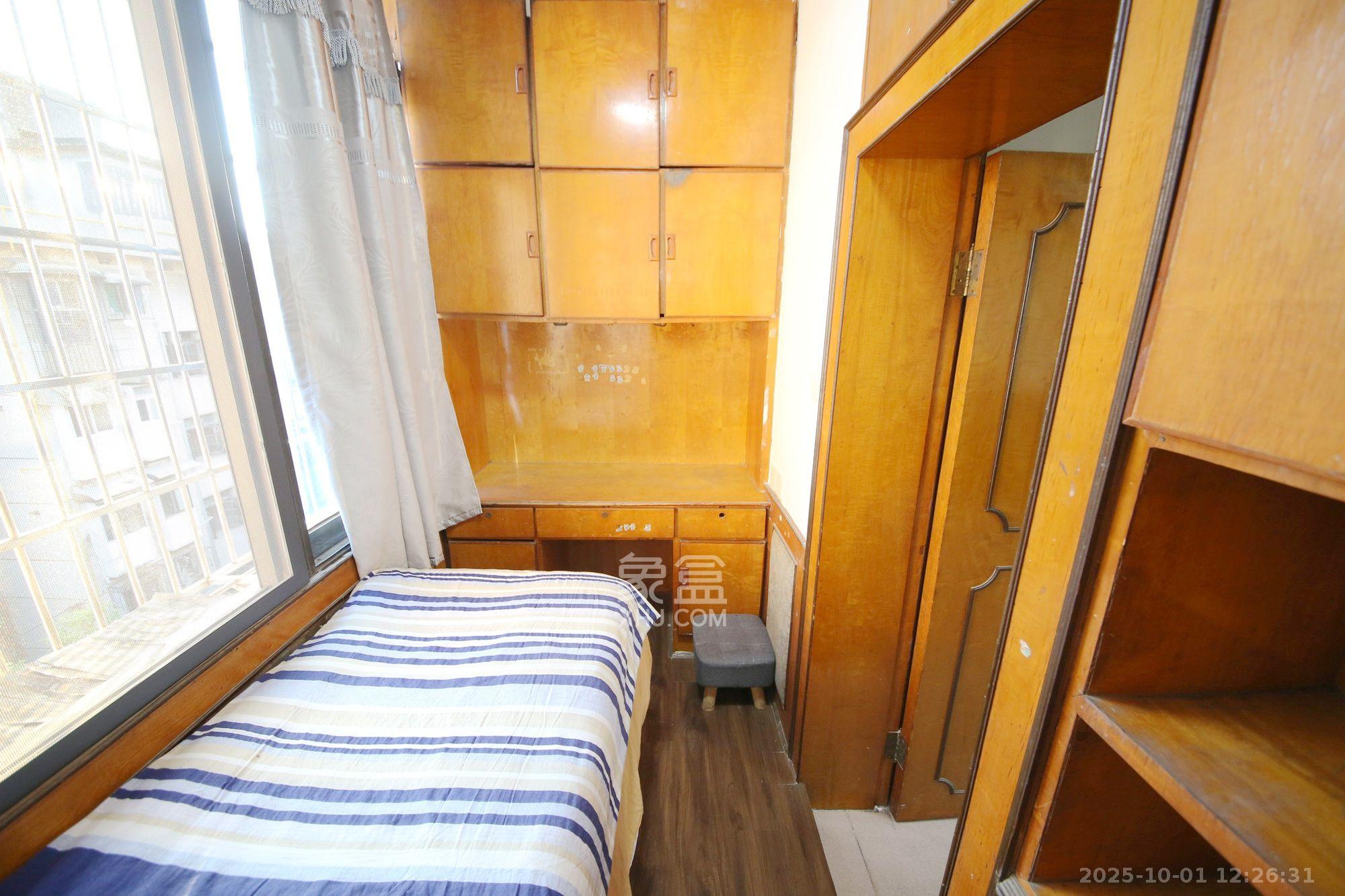 新兴小区（杨家山社区）  1室1厅1卫    1200.0元/月室内图