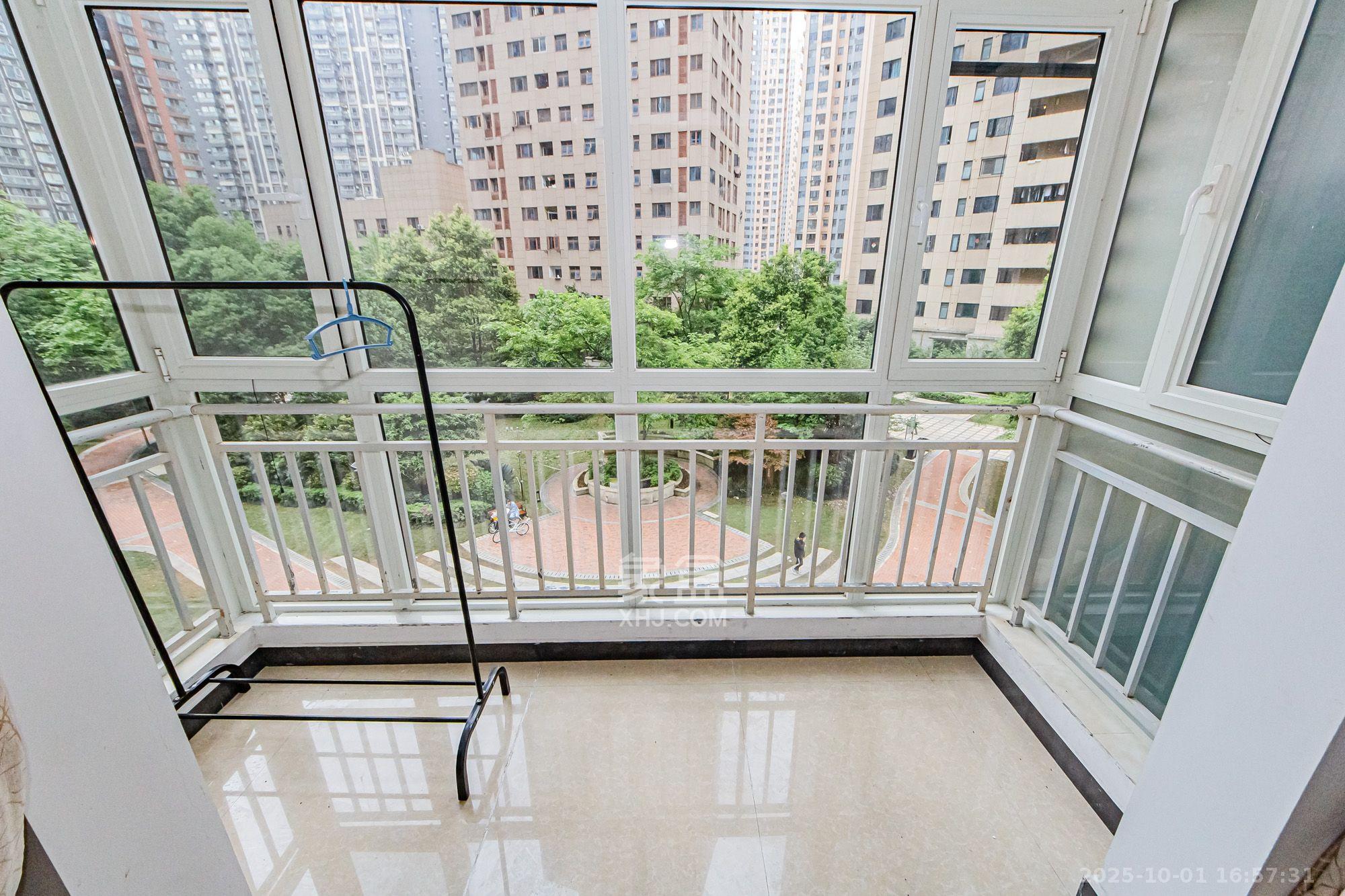 北辰三角洲E4区  3室2厅1卫    3500.0元/月 北辰三角洲E4区  3室2厅1卫    3500.0元/月室内图