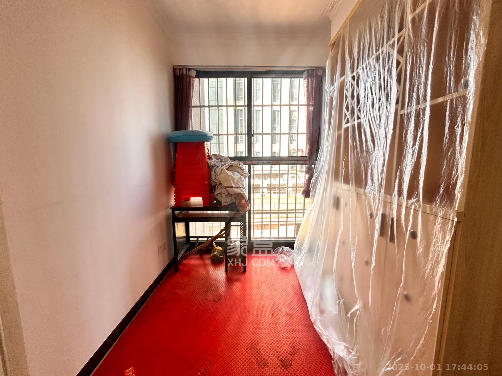 南庭城果 3室2厅2卫 2600.0元/月 南庭城果 3室2厅2卫 2600.0元/月室内图