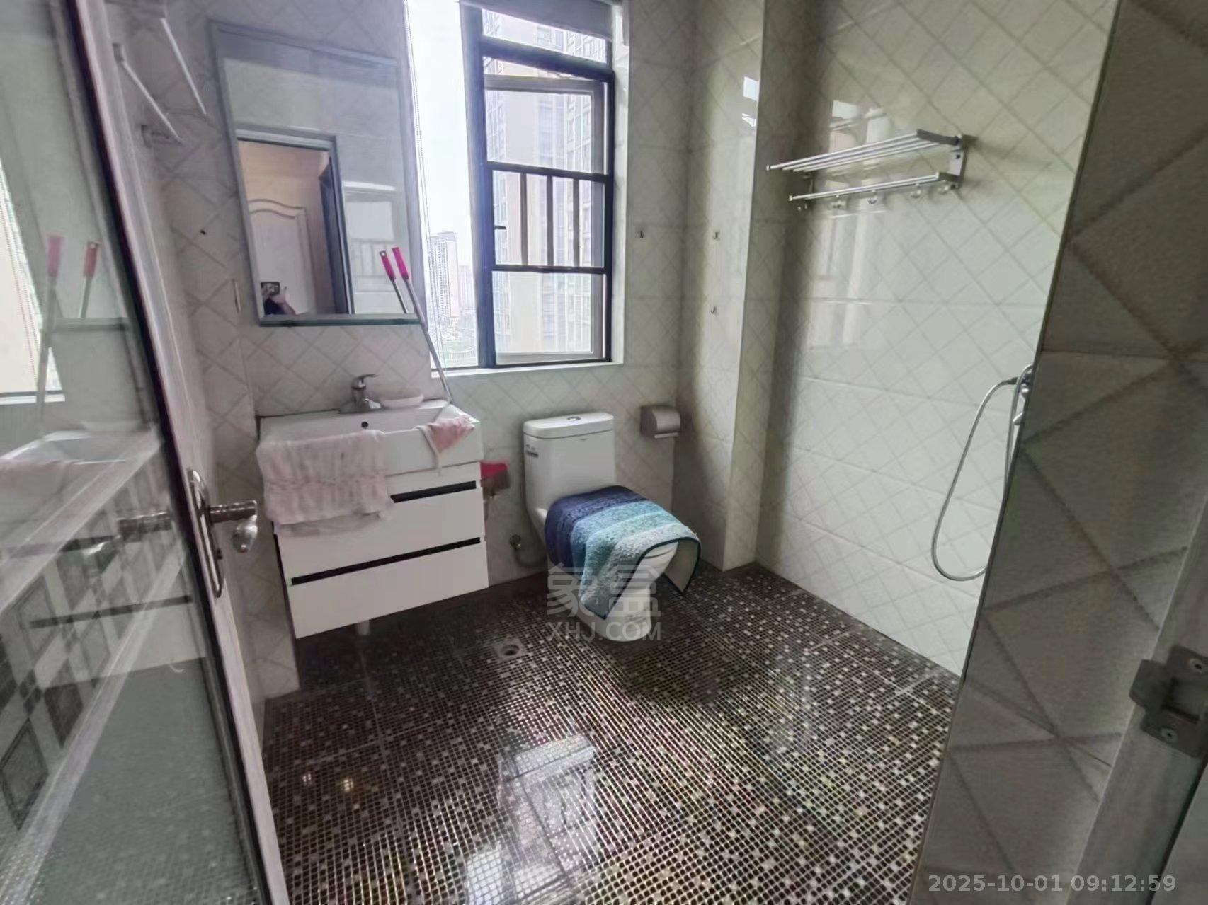 庐山春天早安华晨 3室2厅2卫 2200.00元/月 庐山春天早安华晨 3室2厅2卫 2200.00元/月室内图