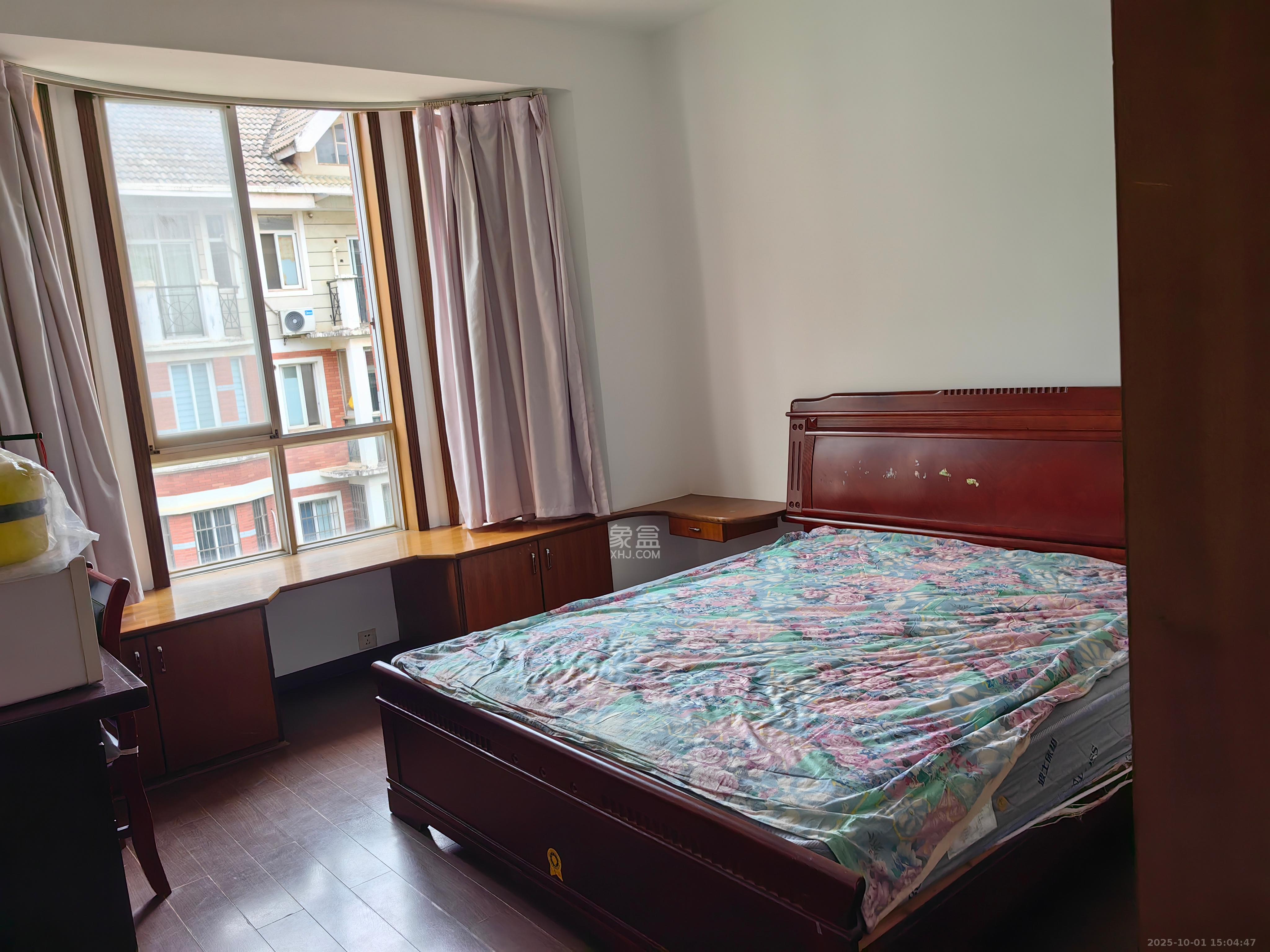 山水人家三期 3室2厅2卫 1700.0元/月 山水人家三期 3室2厅2卫 1700.0元/月室内图