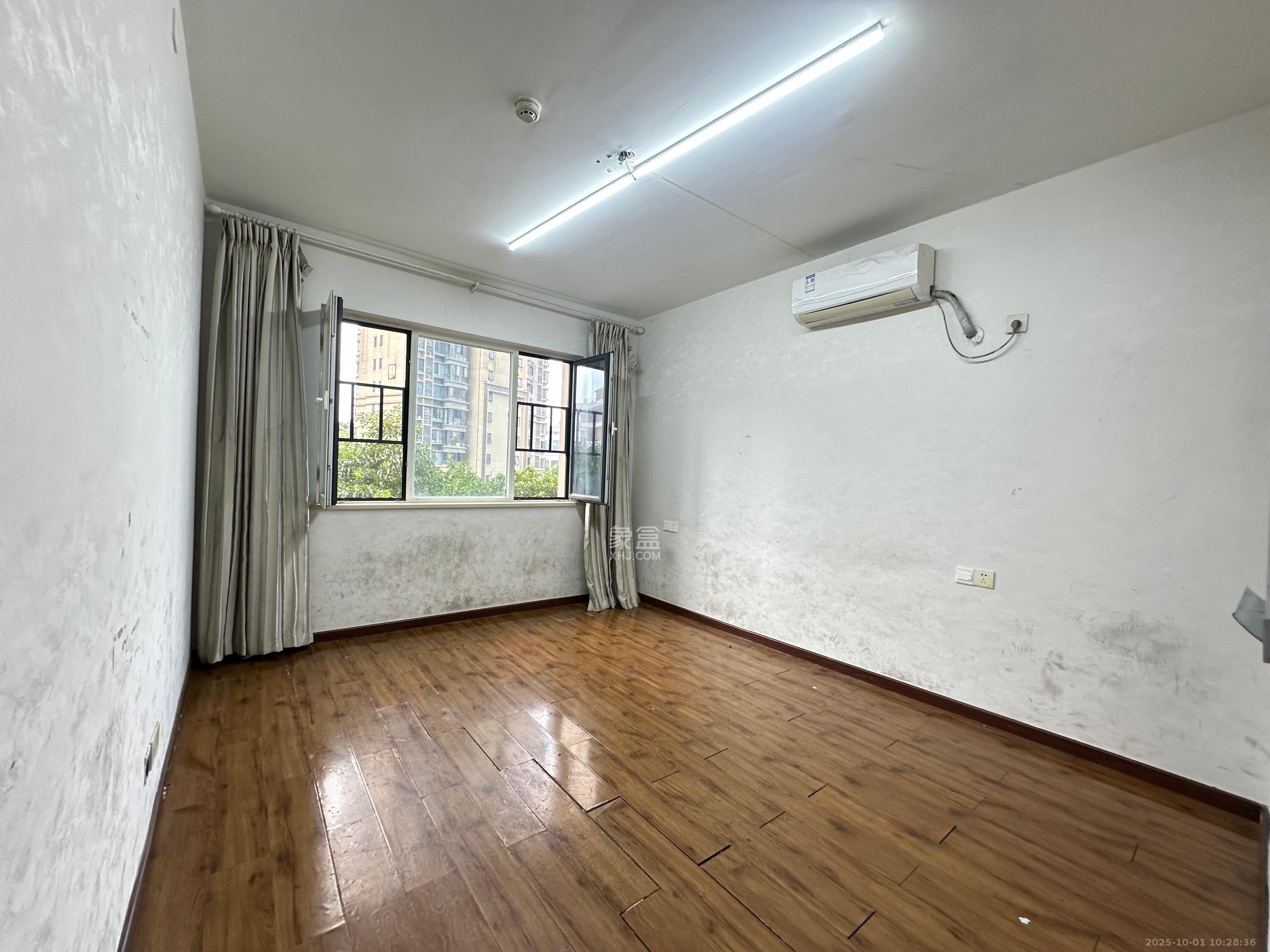 北辰三角洲E6区  4室2厅1卫    5200.0元/月室内图