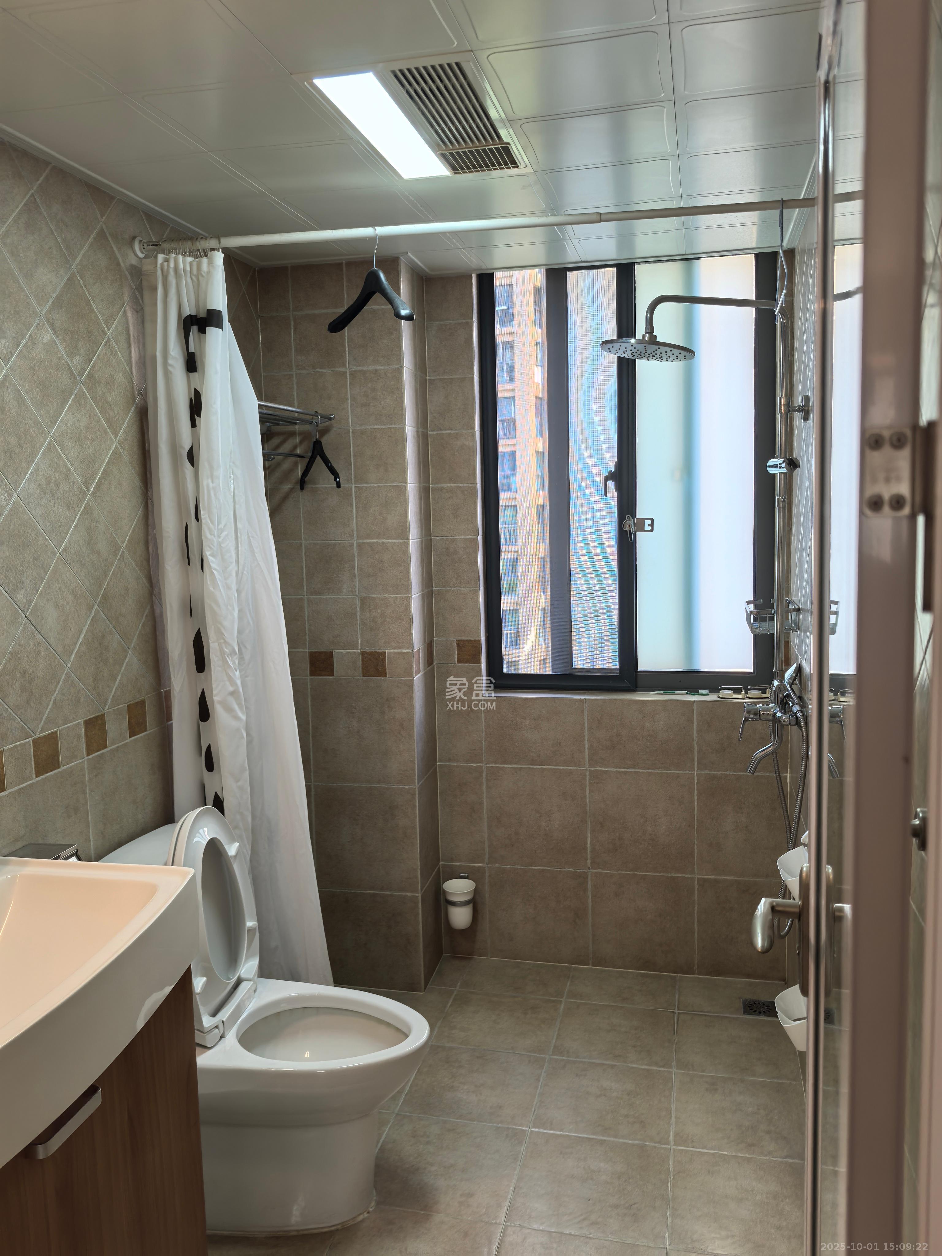 鑫远御文台一期 4室2厅2卫 3200.0元/月 鑫远御文台一期 4室2厅2卫 3200.0元/月室内图