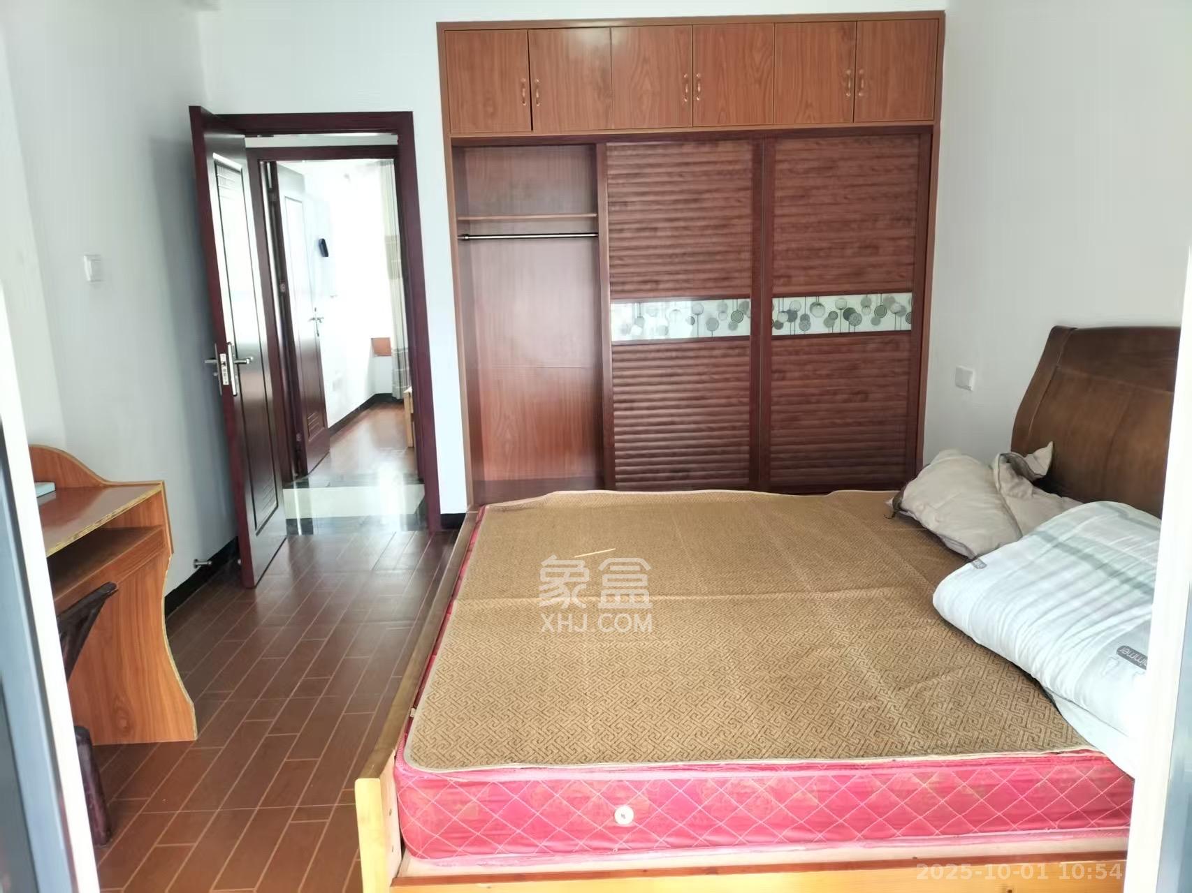 家兴苑 3室2厅2卫 2200.0元/月 家兴苑 3室2厅2卫 2200.0元/月室内图