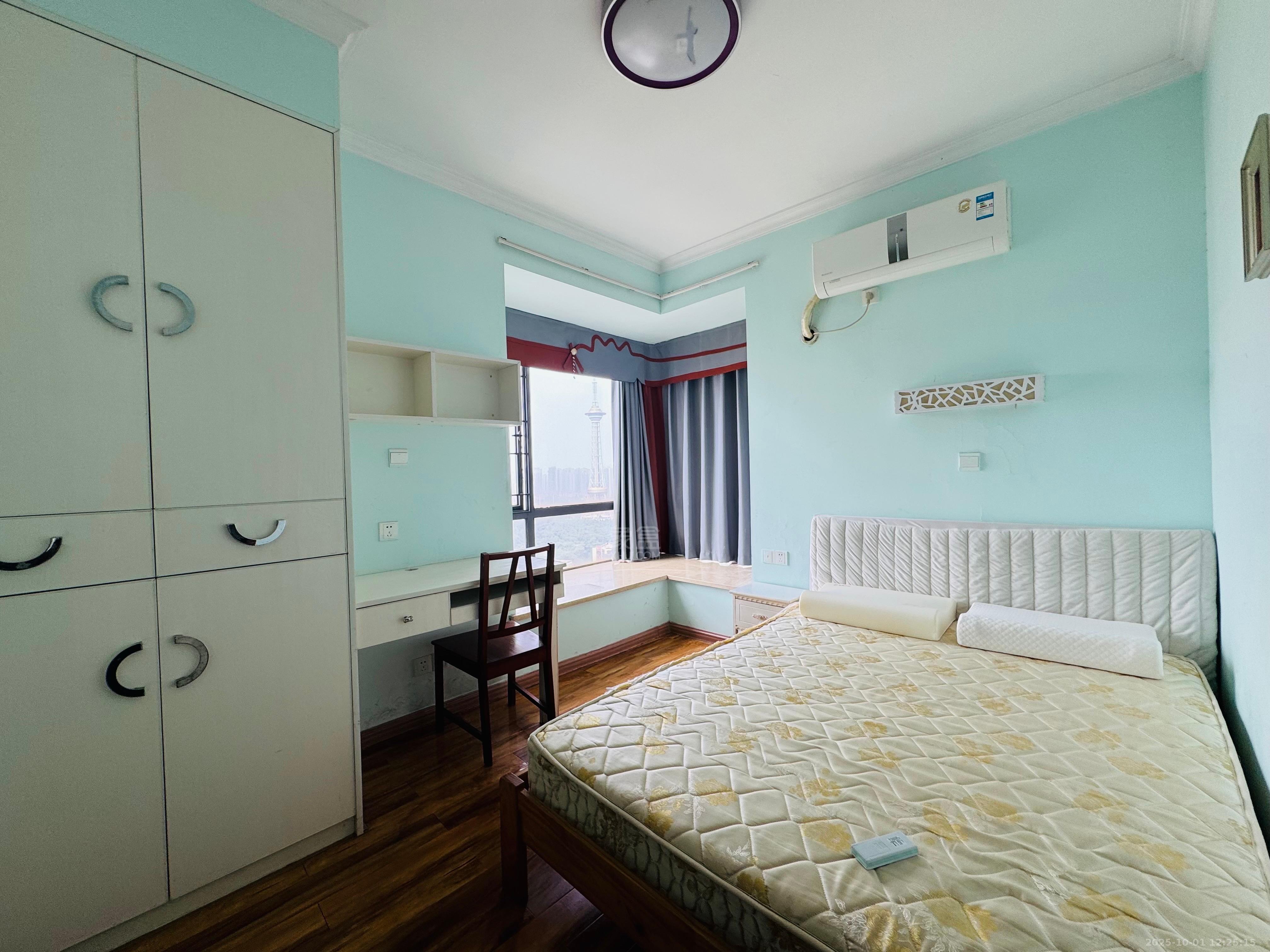 华晨御园  1室1厅1卫    1350.0元/月 华晨御园  1室1厅1卫    1350.0元/月室内图