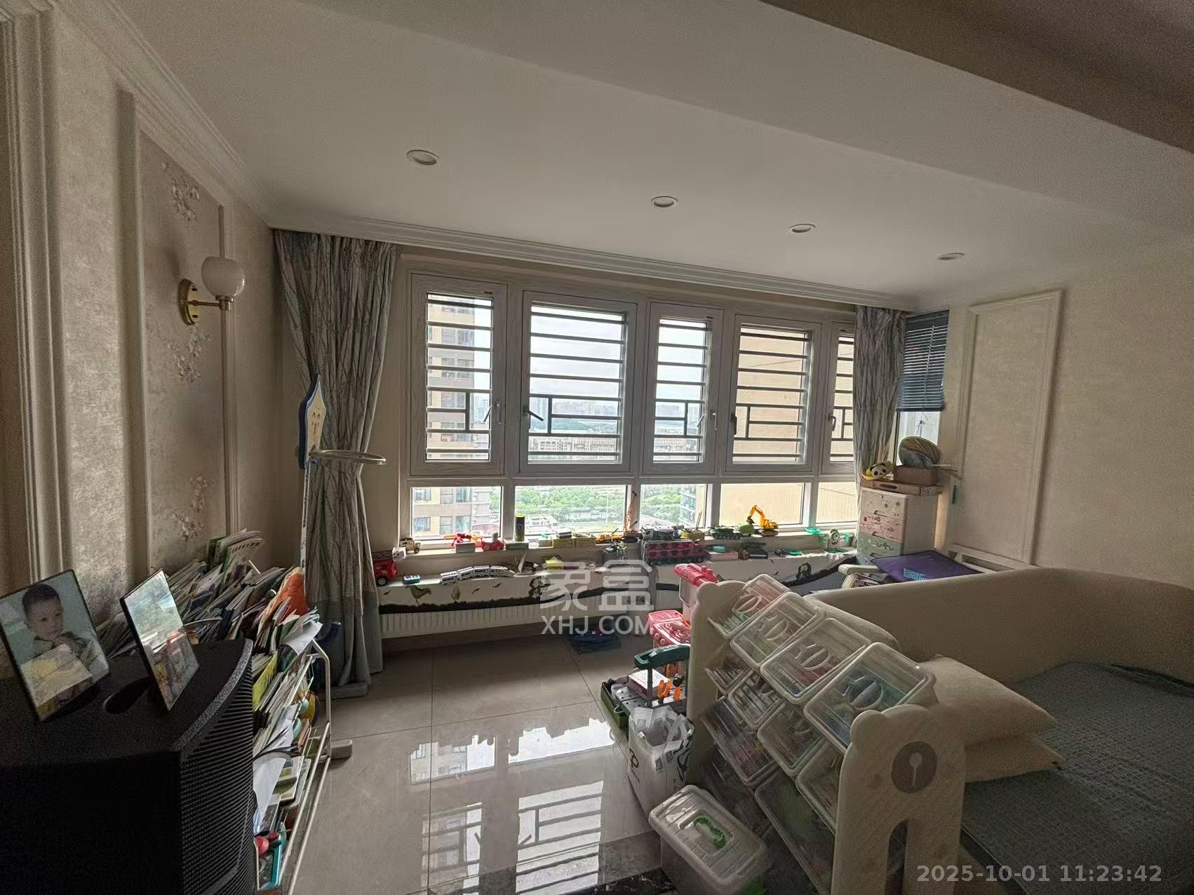 长房云时代 4室2厅2卫 3600.0元/月 长房云时代 4室2厅2卫 3600.0元/月室内图