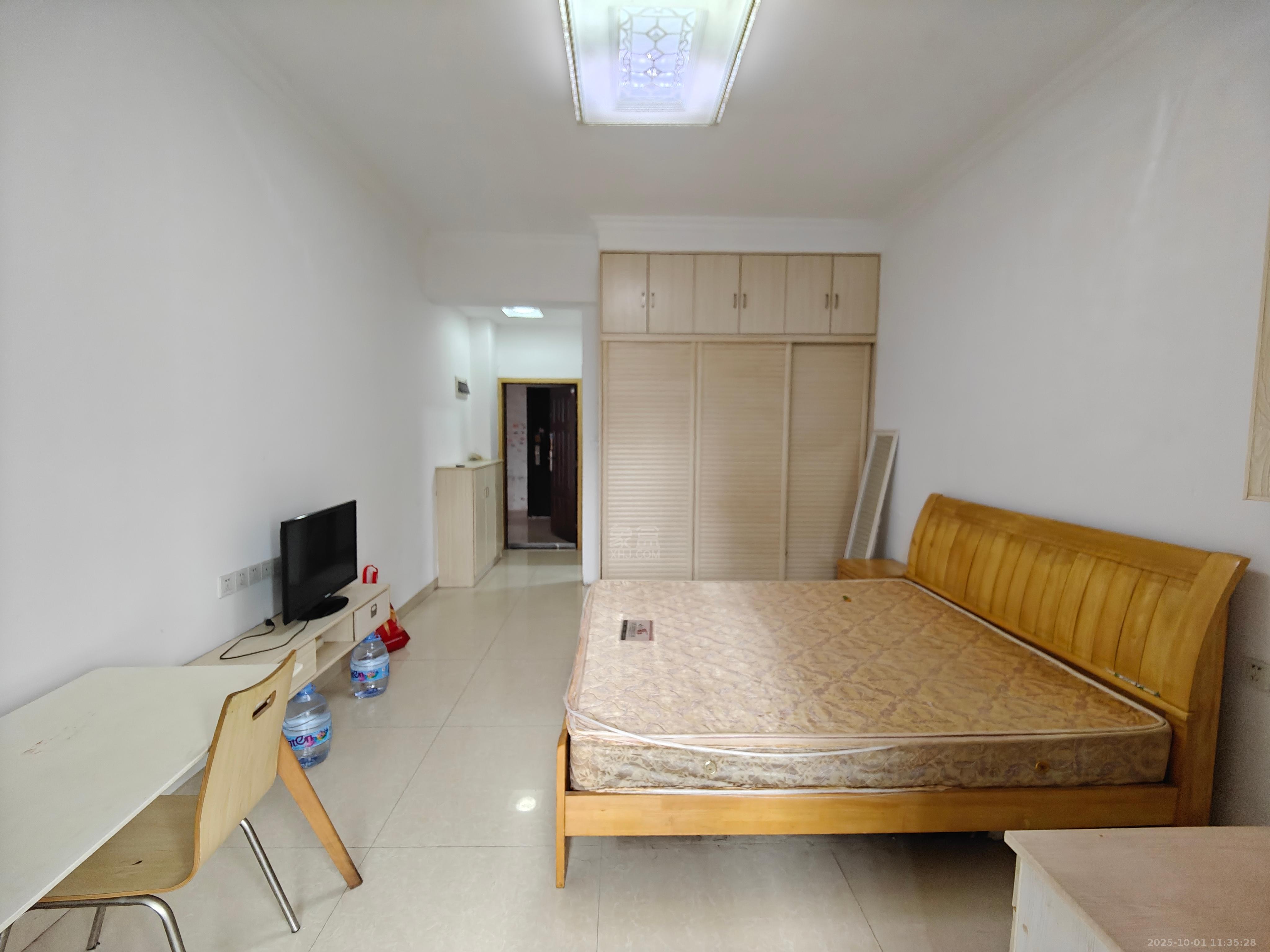 蓝筹公寓1栋  1室1厅1卫   1000.00元/月室内图