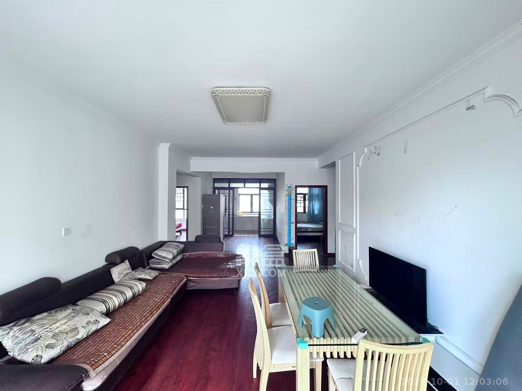 长盛岚庭 3室2厅2卫 2200.0元/月 长盛岚庭 3室2厅2卫 2200.0元/月室内图