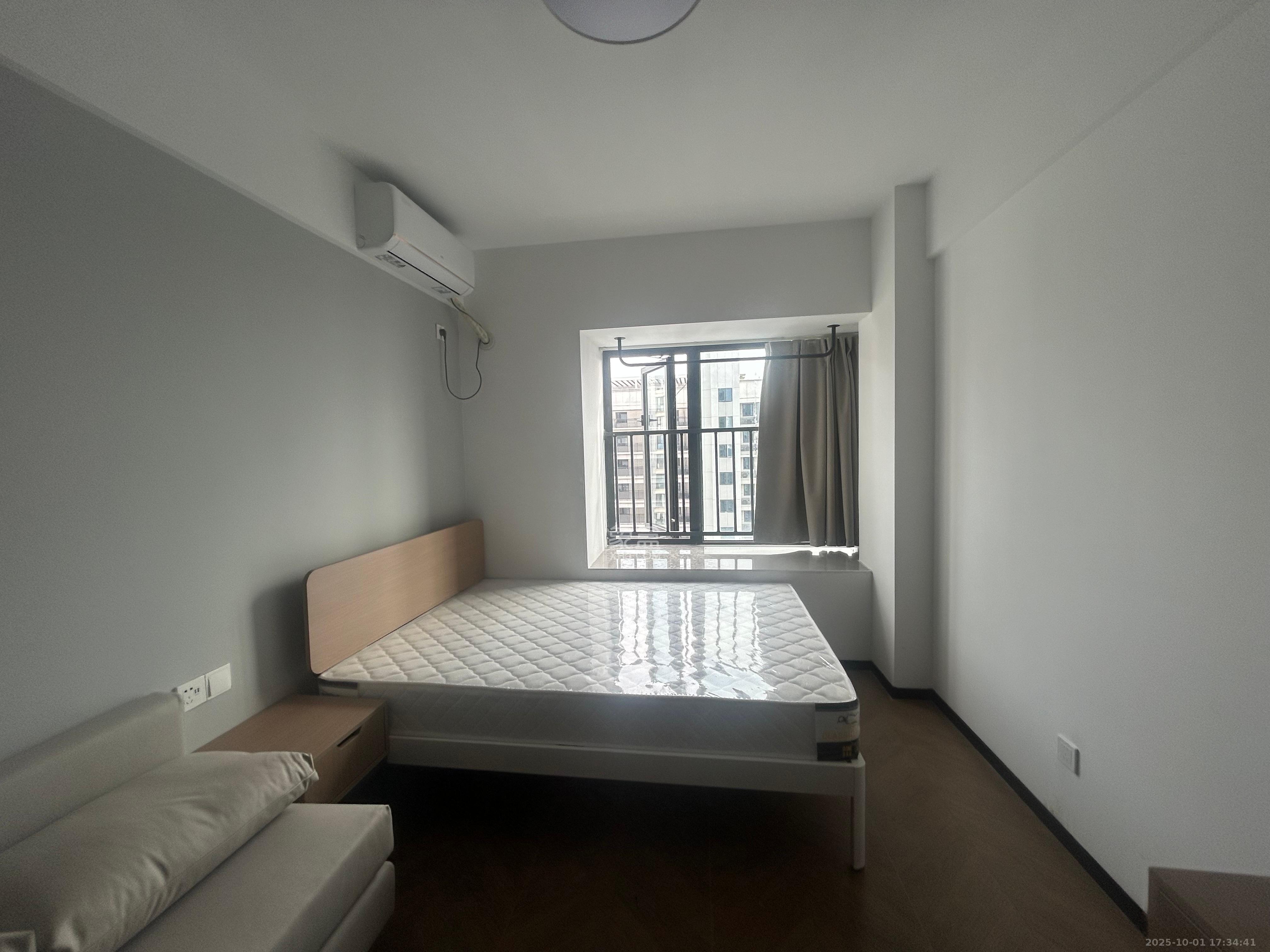 保利中环广场（保利中悦苑）  1室0厅0卫    1430.0元/月