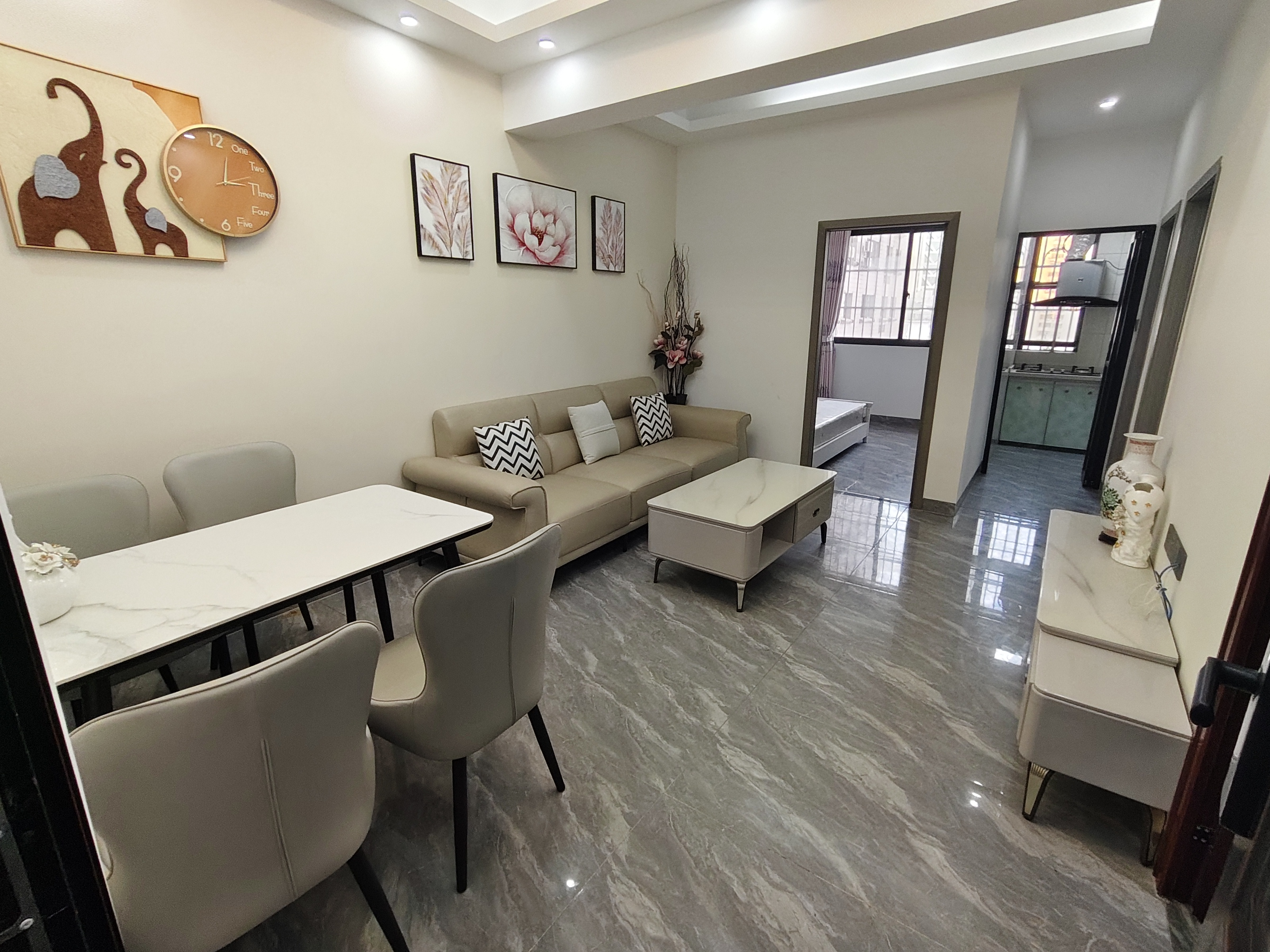 德派斯大厦 3室1厅1卫 2500.0元/月 德派斯大厦 3室1厅1卫 2500.0元/月室内图