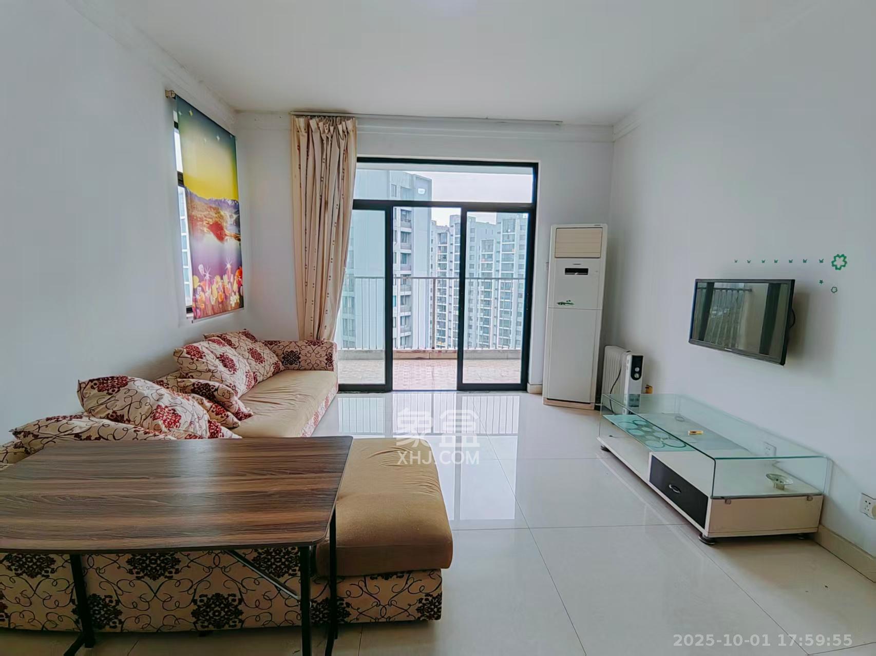 阳光100三期 2室2厅1卫 1800.0元/月 阳光100三期 2室2厅1卫 1800.0元/月室内图