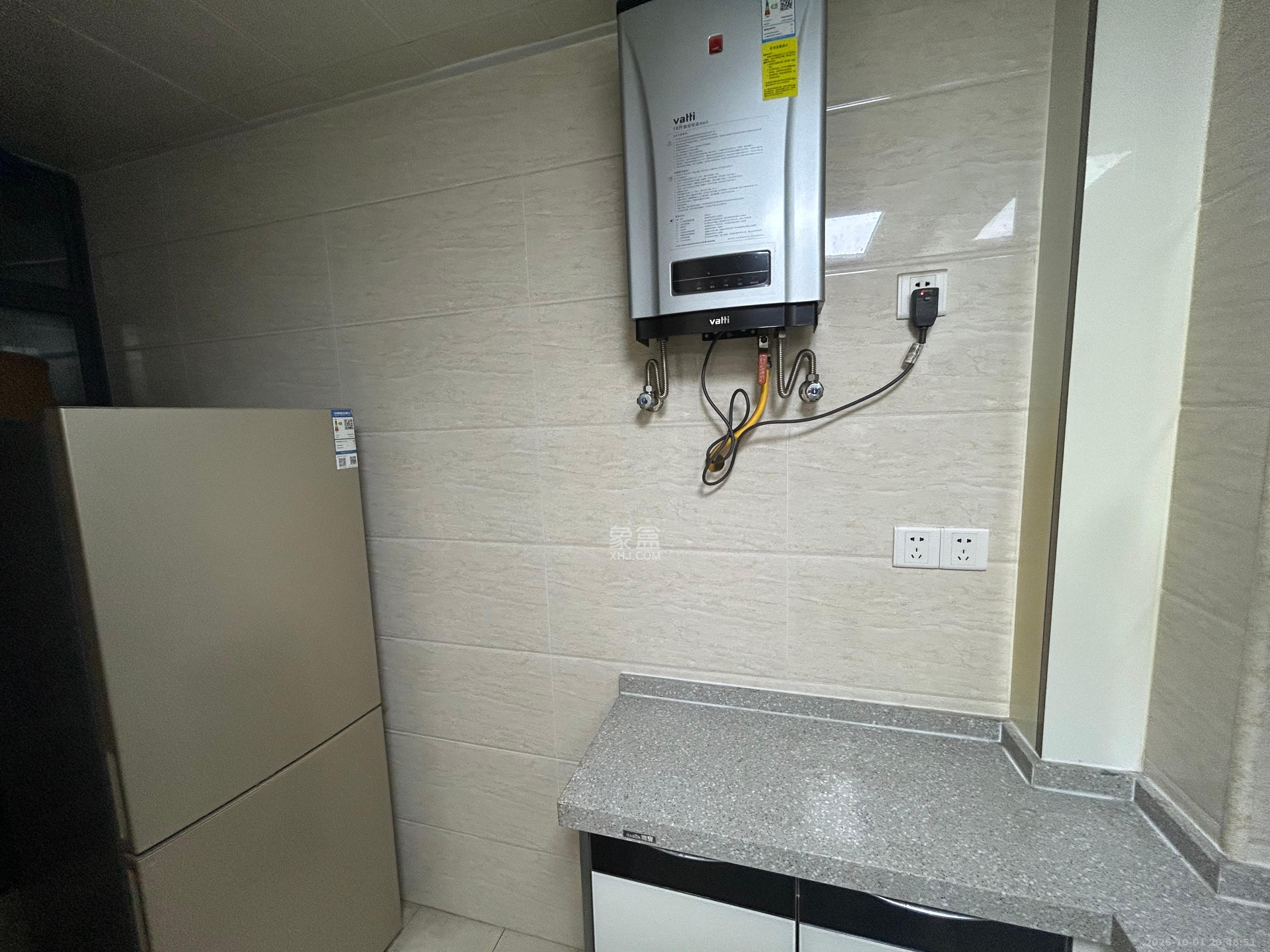 华润凤凰城一期  2室2厅1卫   2200.00元/月室内图