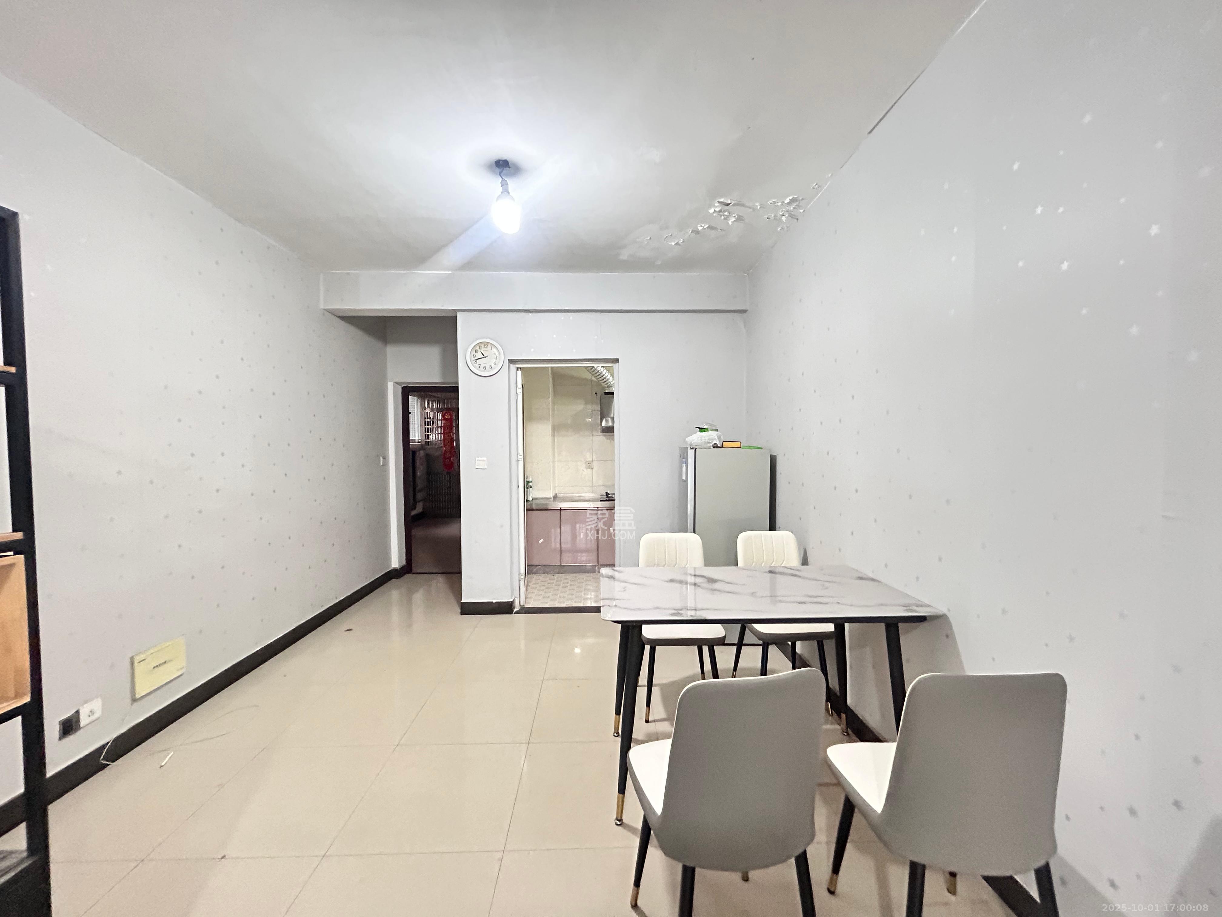 红树湾  2室2厅1卫    1800.0元/月室内图