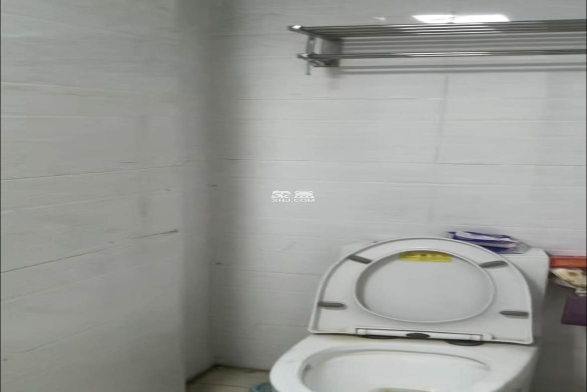 丽都花园 1室0厅1卫 30.0万 丽都花园 1室0厅1卫 30.0万客厅